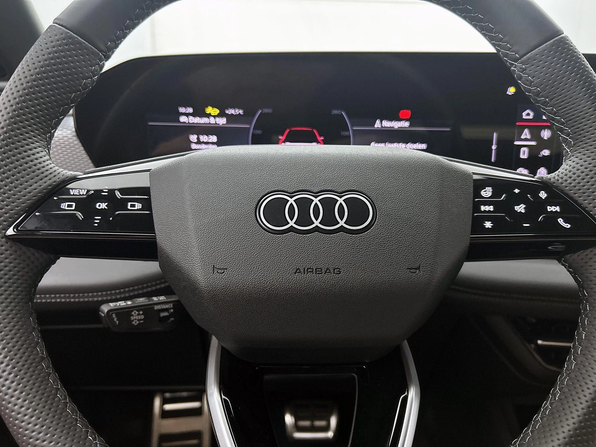Audi-A6 Avant e-tron-image-34