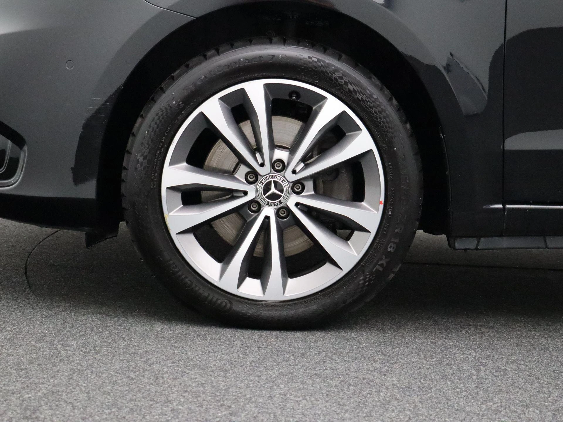 Mercedes-Benz-Vito-image-6