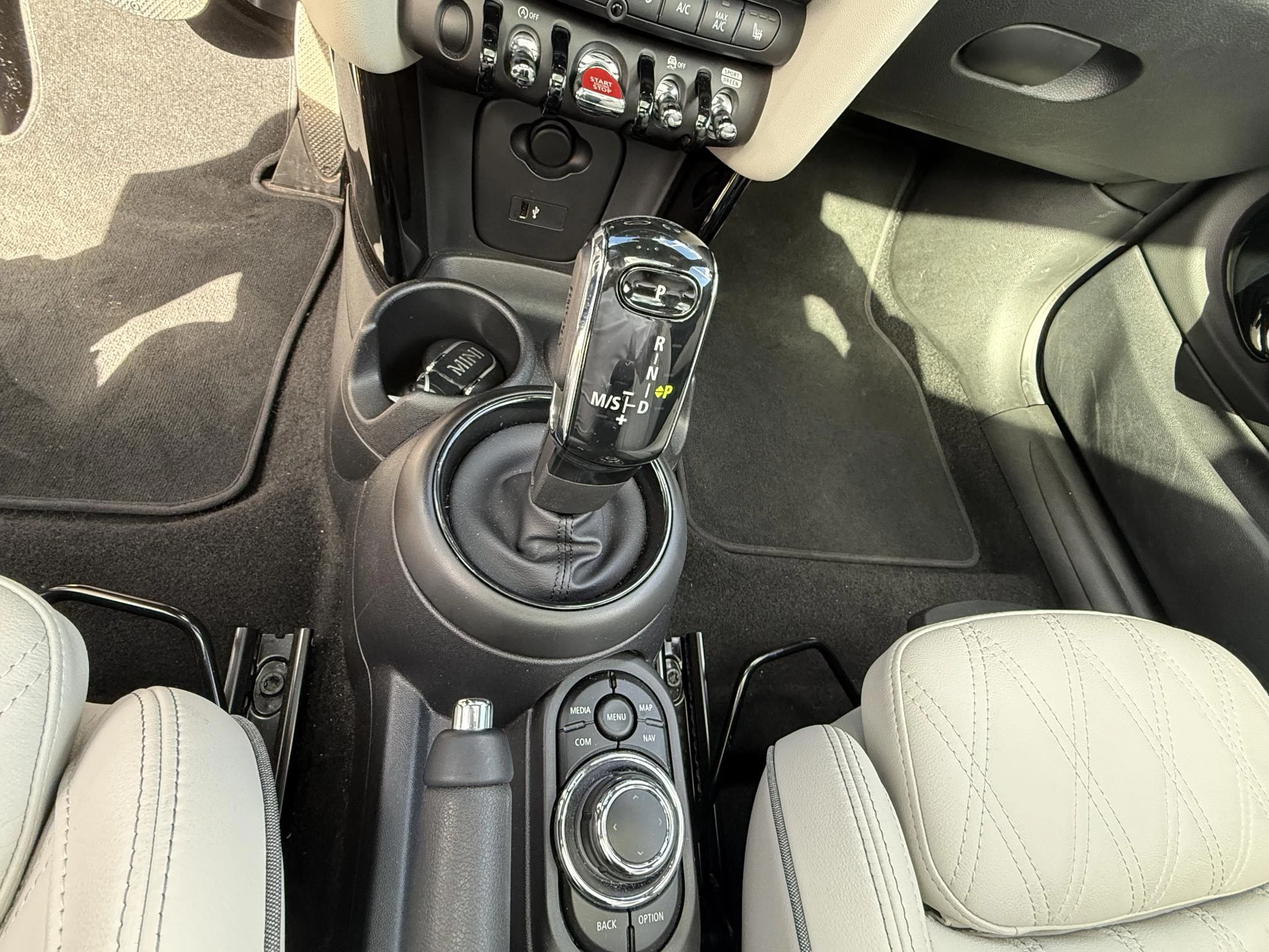 MINI-Cooper-image-18