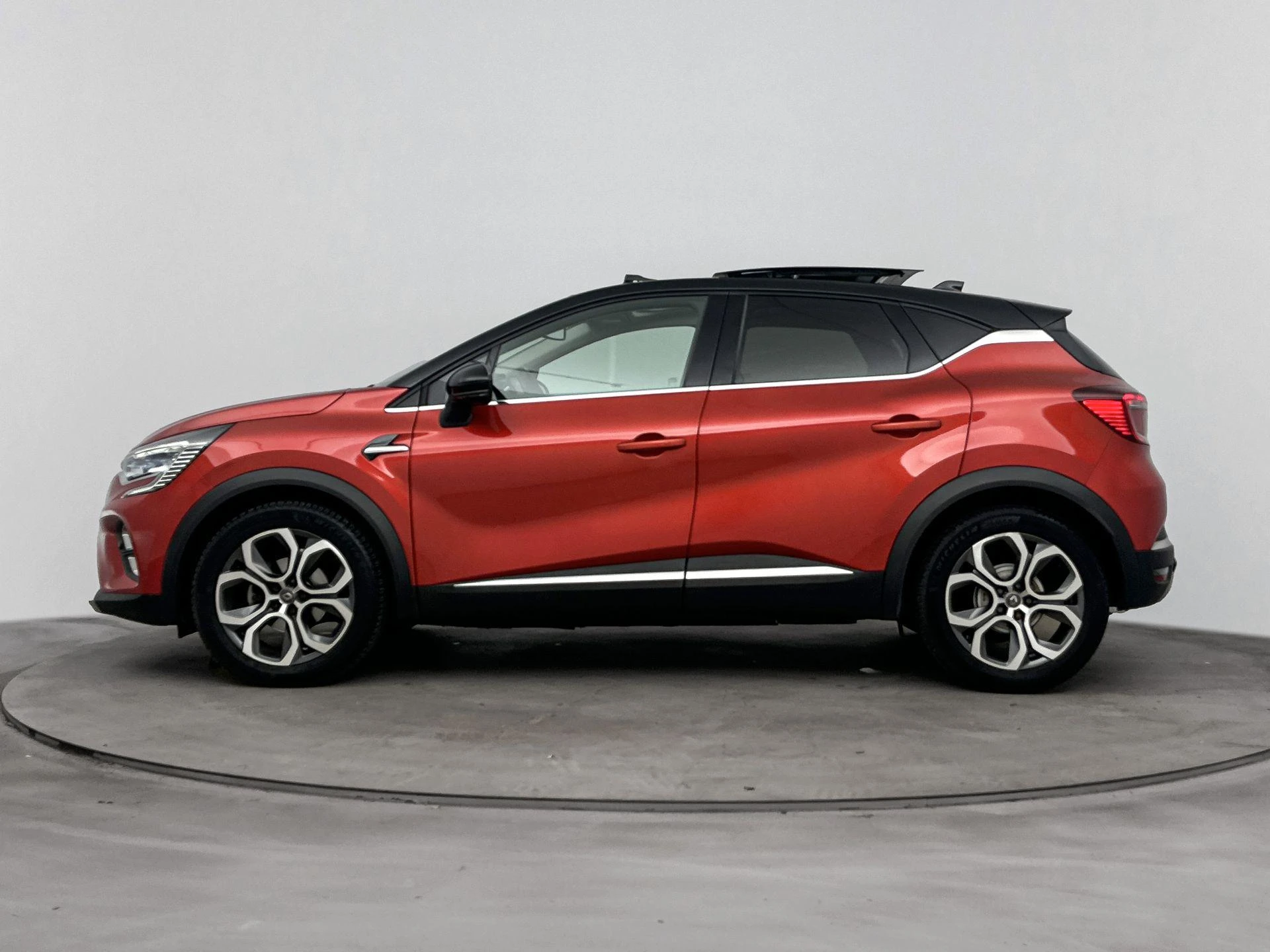 Renault-Captur-image-1