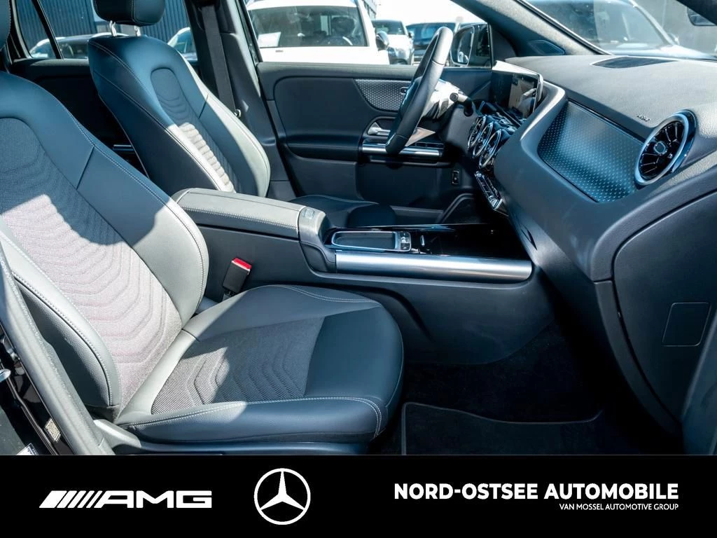 Mercedes-Benz-GLA-image-9