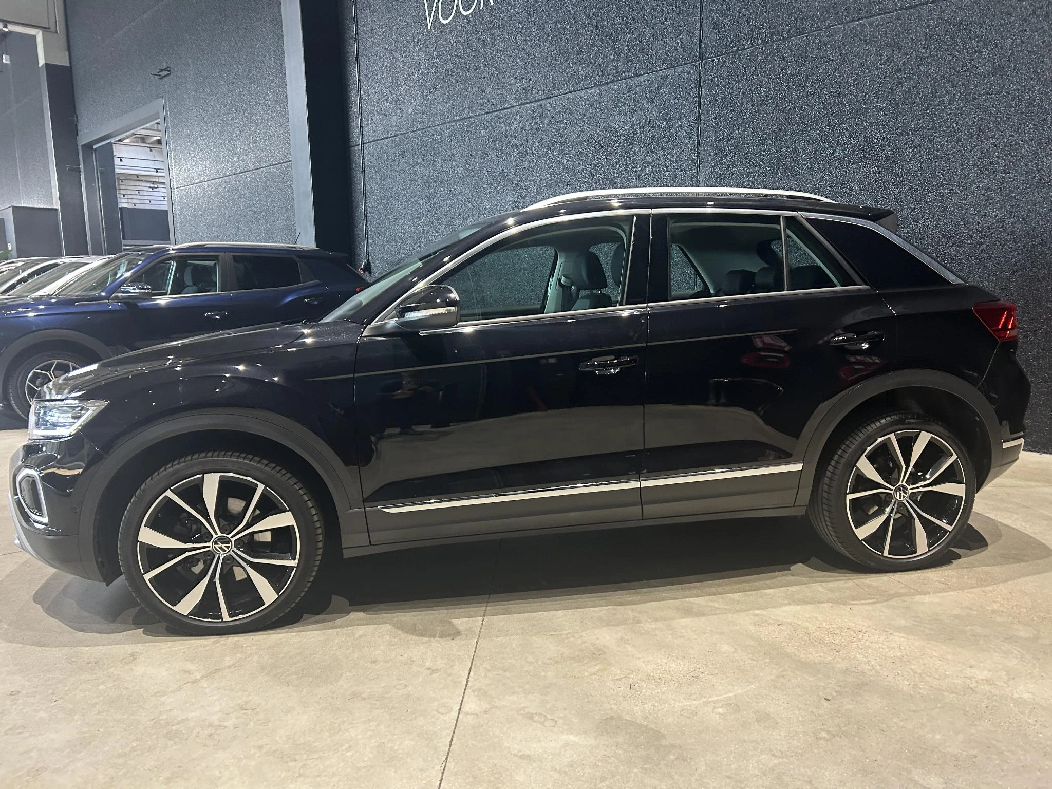 Volkswagen-T-Roc-image-1