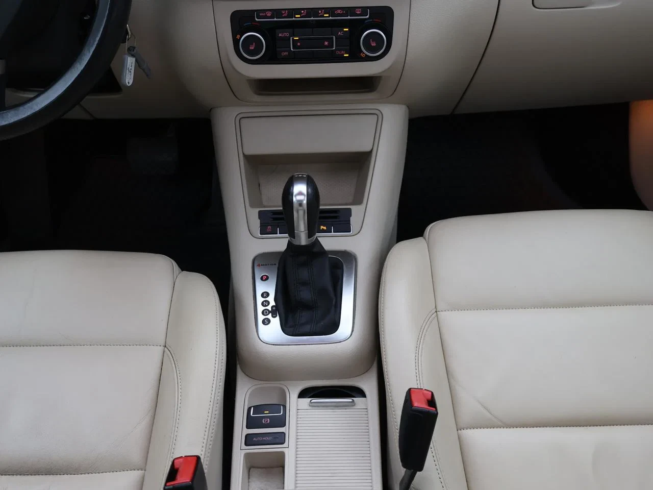 Volkswagen Tiguan Dsl Tiguan 2.0 CR TDi *4MOTION*DSG*NAVI*LEDER*PANO*TREKHAAK*...
