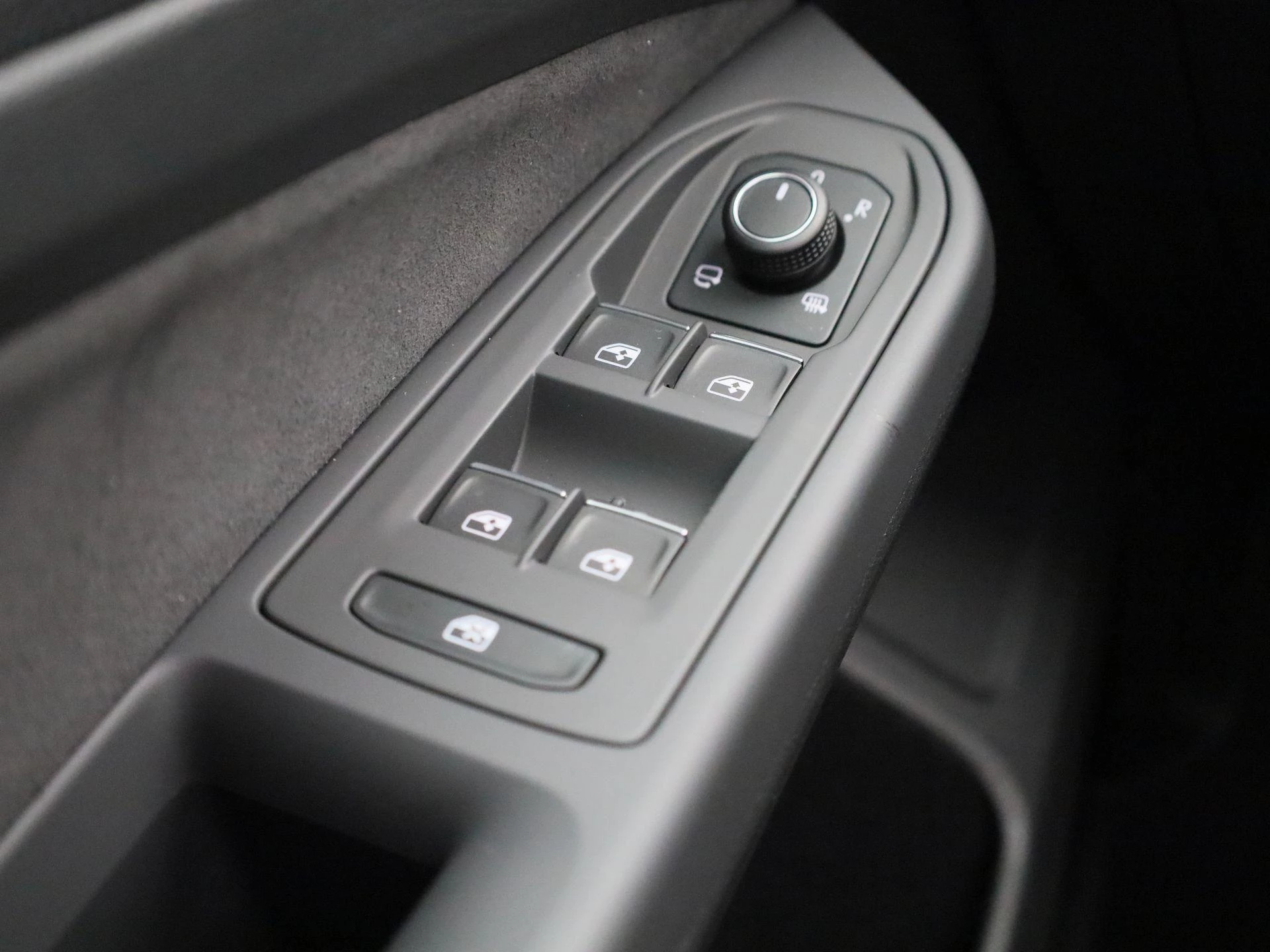 Volkswagen-Golf-image-36