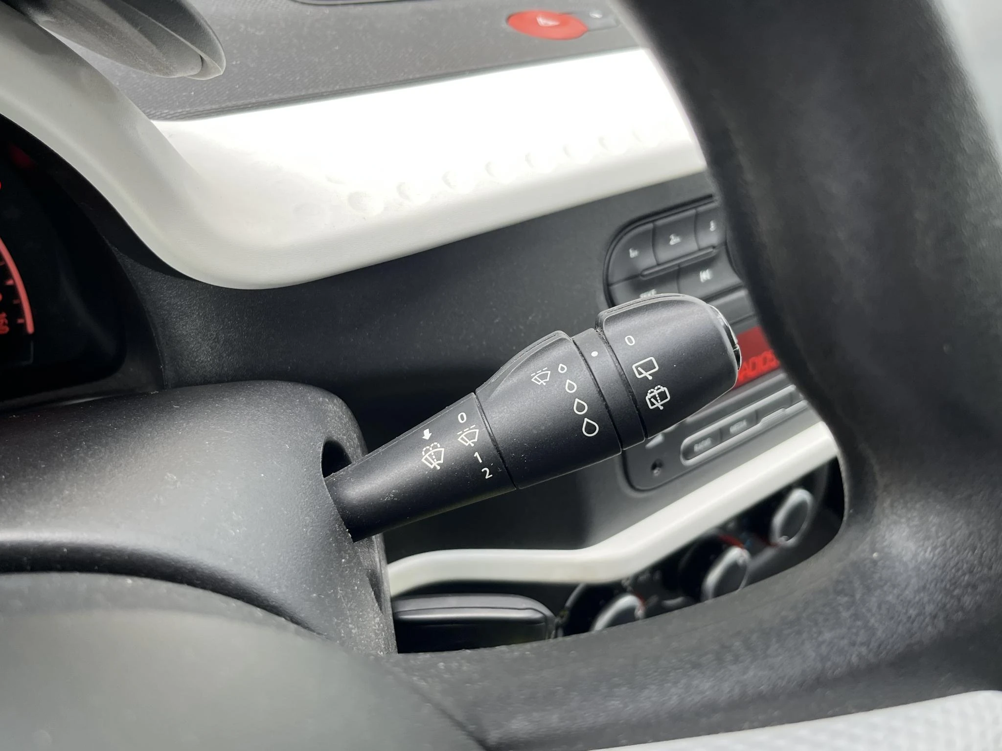 Renault-Twingo-image-16