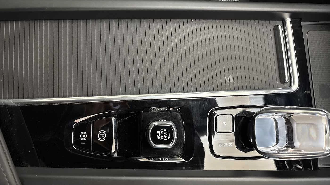 Volvo XC60 T6 AWD PHEV Recharge Black Edition Plus
