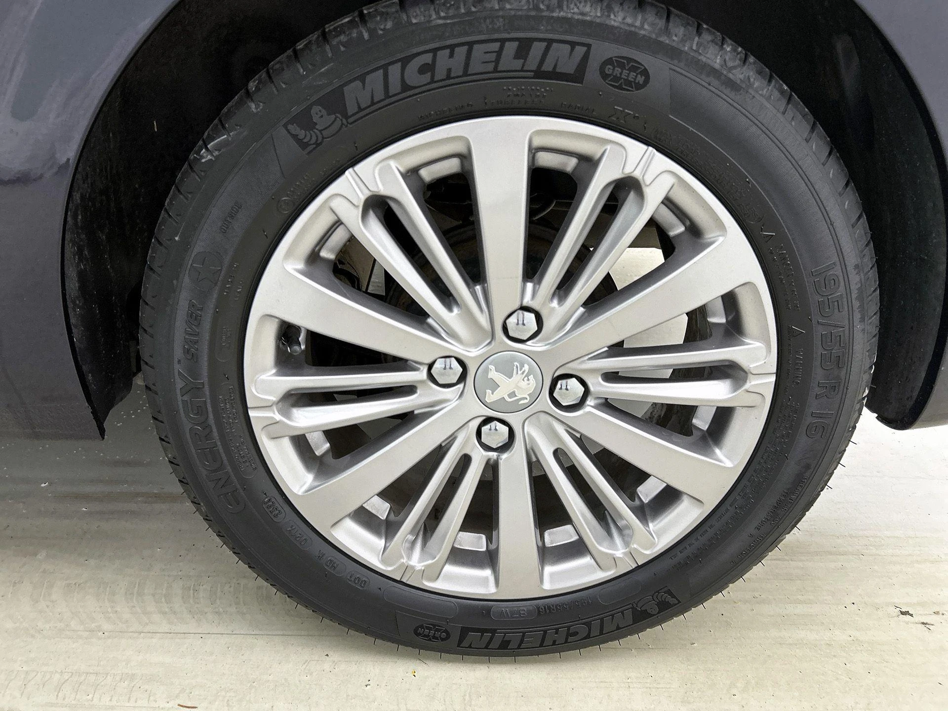 Peugeot 208 1.2 PureTech Blue Lease Executive