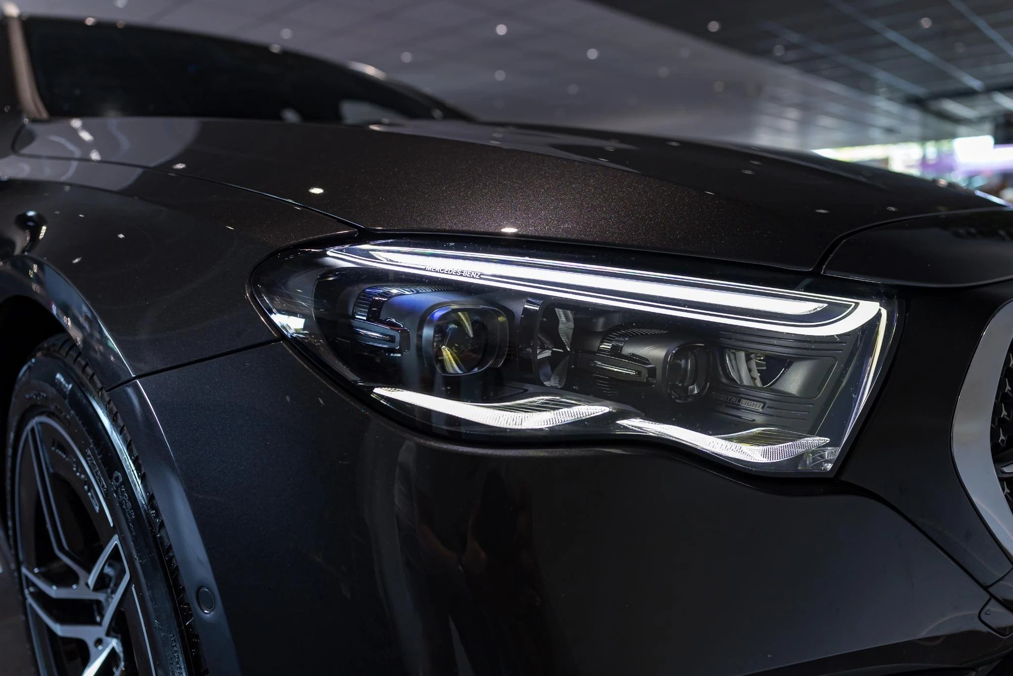 Mercedes-Benz-E-Klasse-image-6