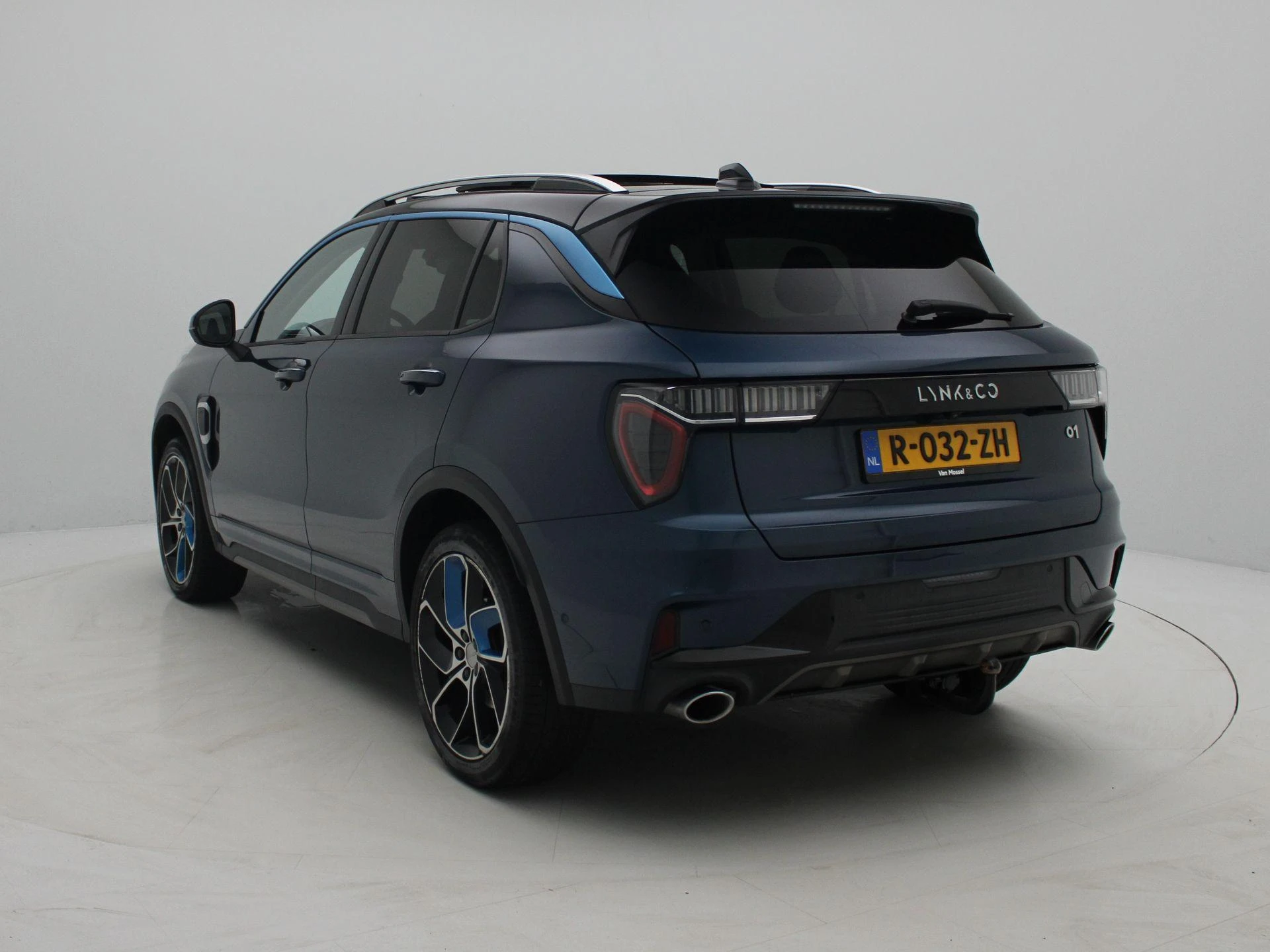 Lynk & Co-01-image-2