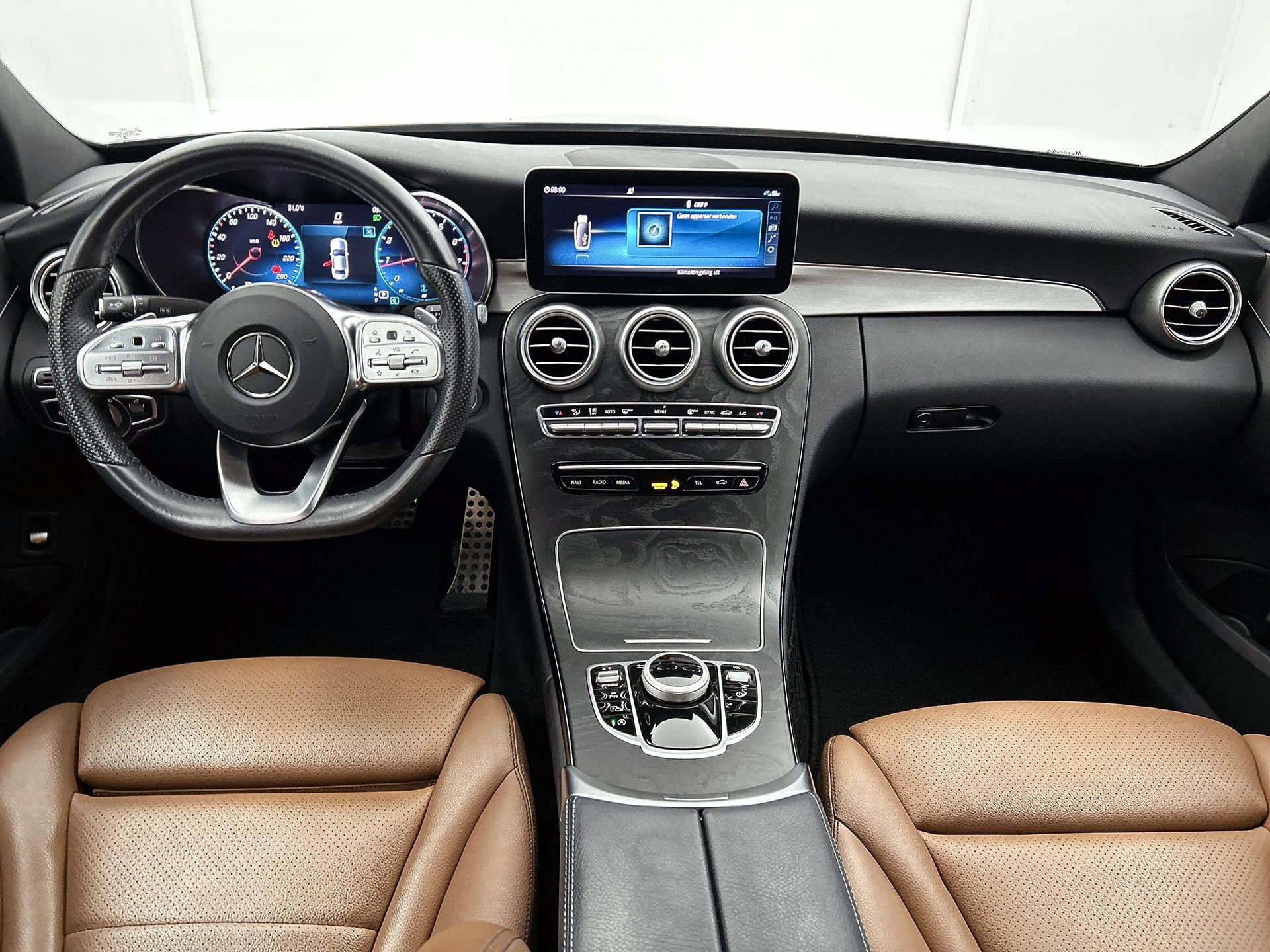 Mercedes-Benz-C-Klasse-image-19