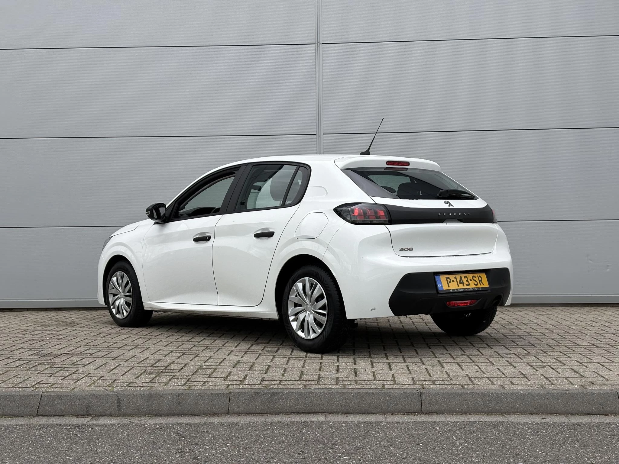 Peugeot-208-image-3