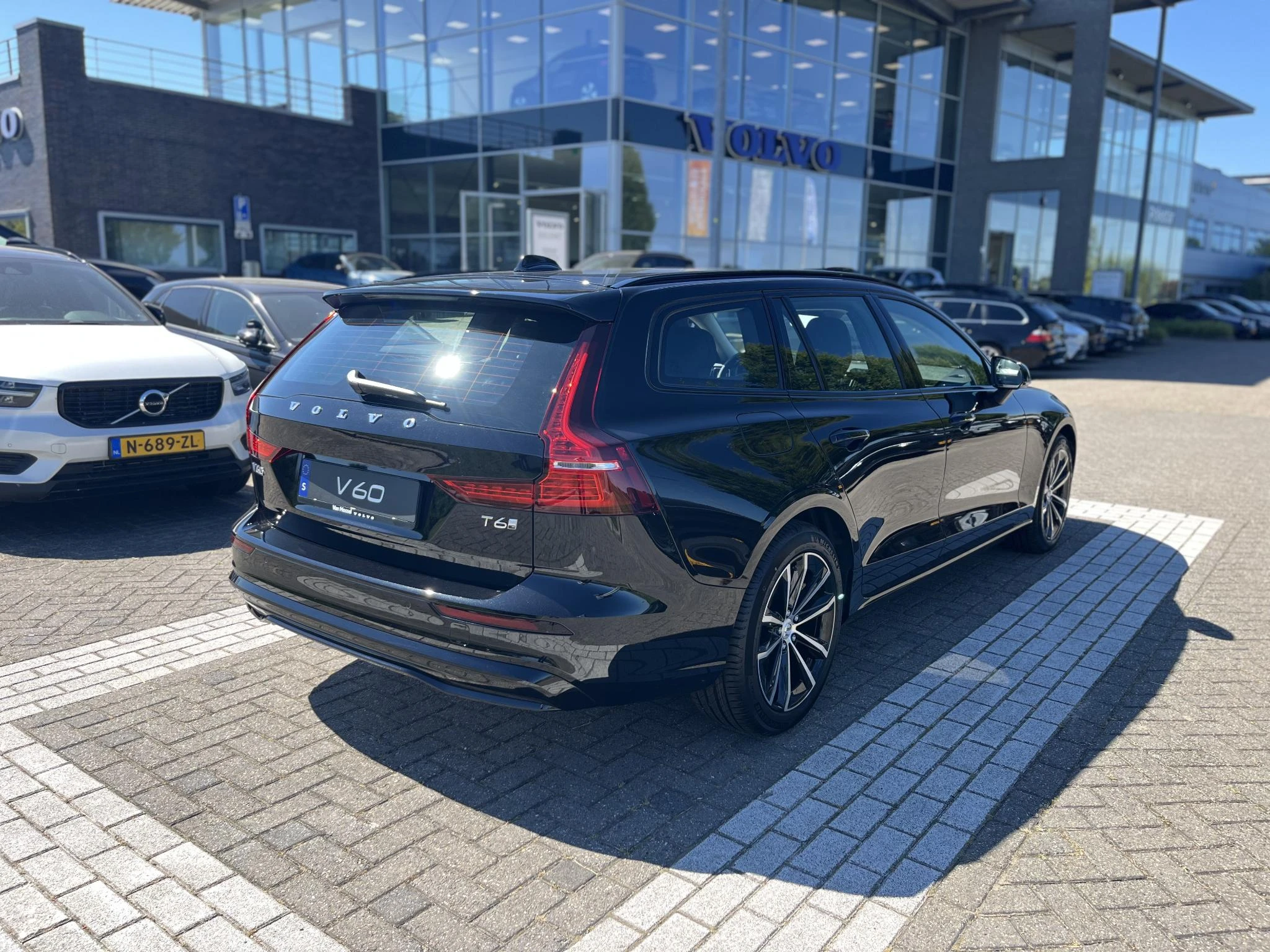 Volvo-V60-image-20