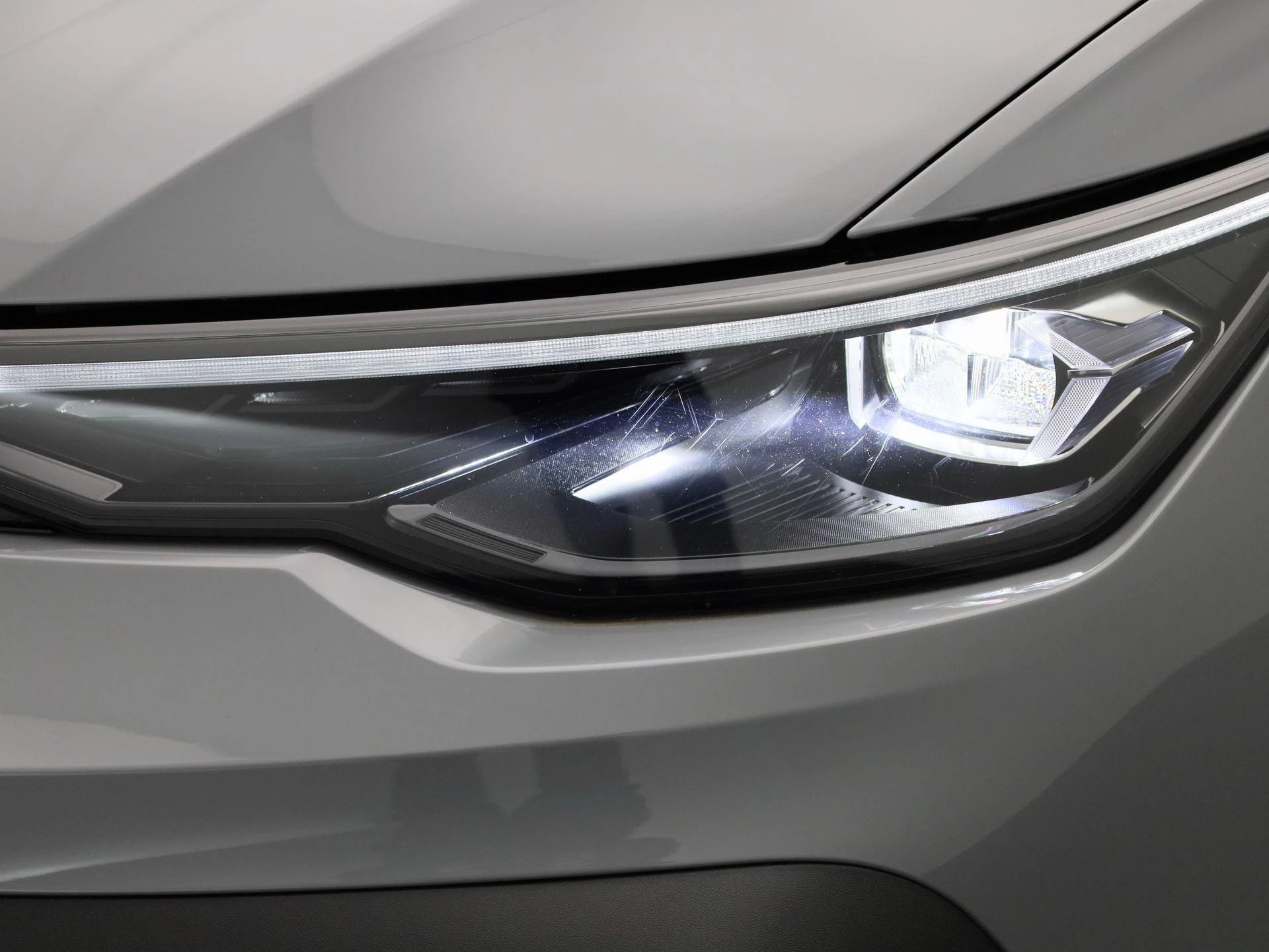 Volkswagen-Golf-image-14