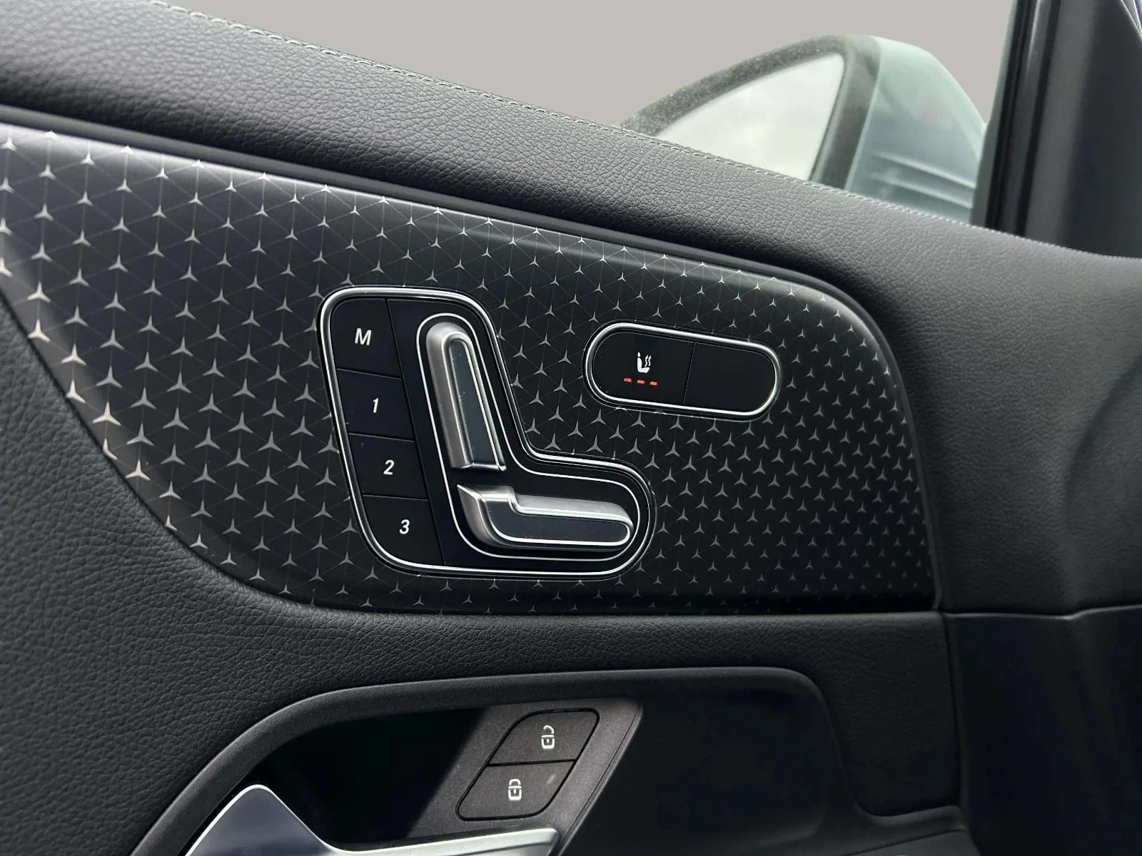 Mercedes-Benz-EQA-image-10