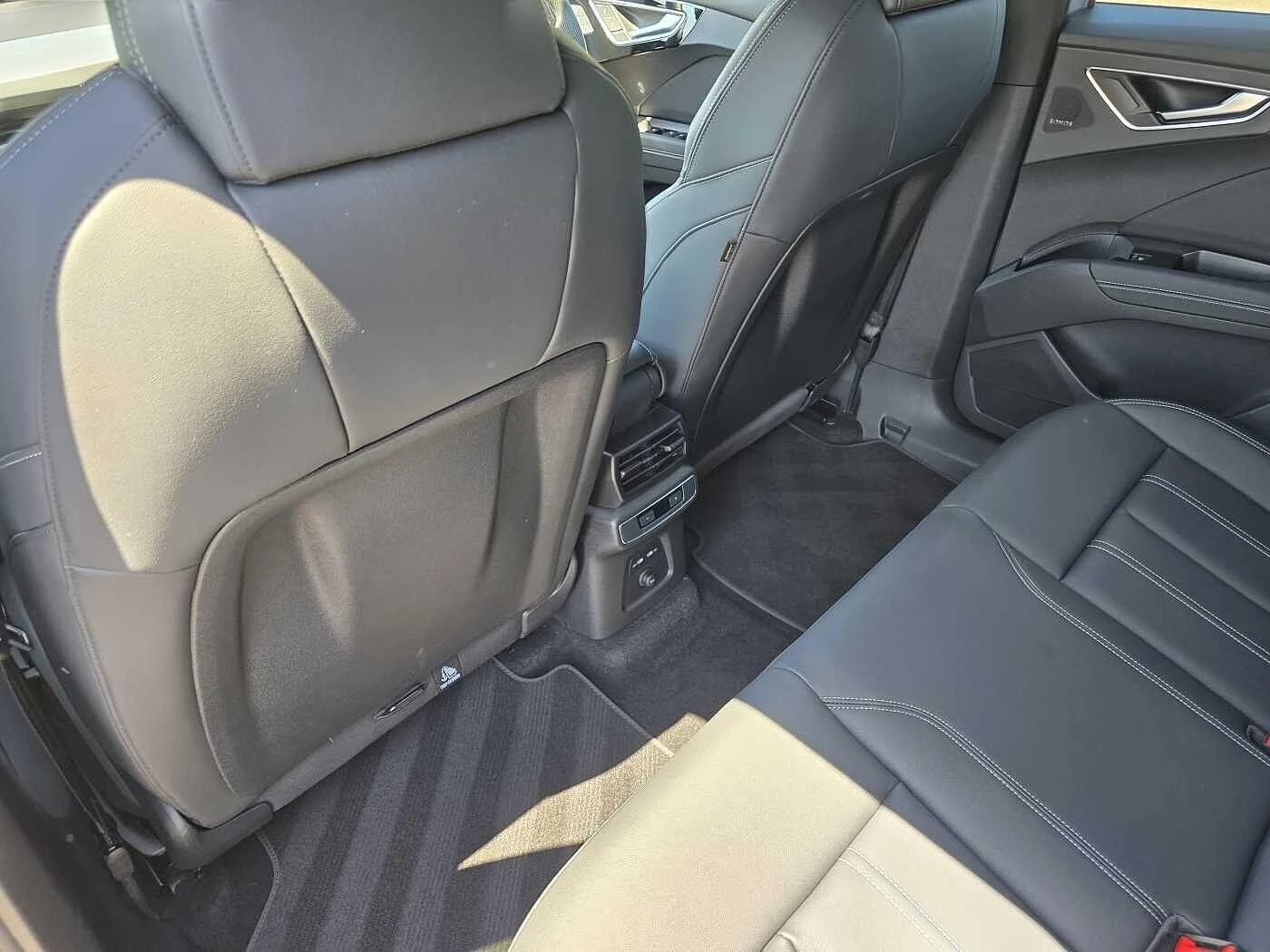 Audi-Q4 e-tron-image-48
