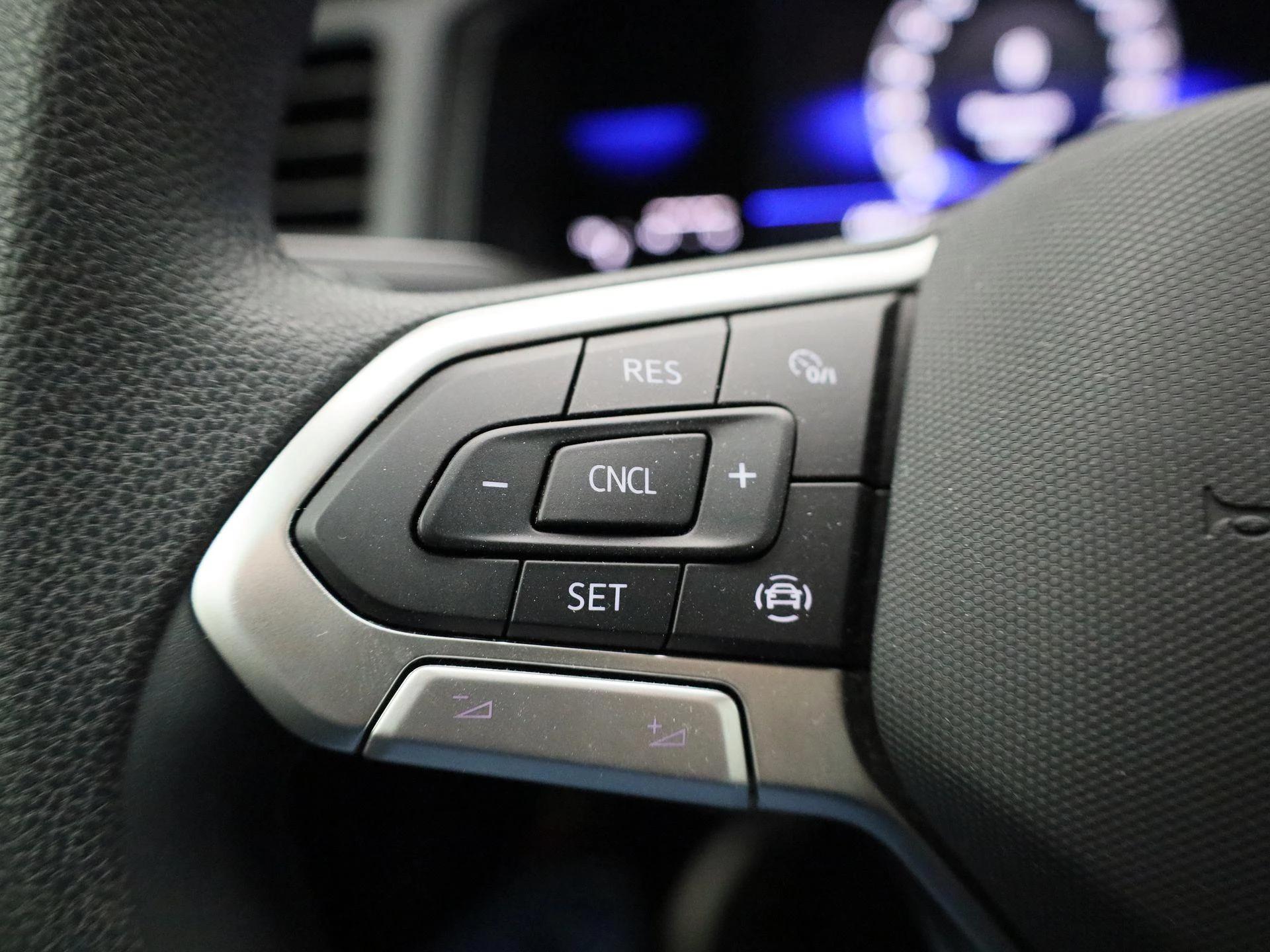 Volkswagen-Polo-image-17