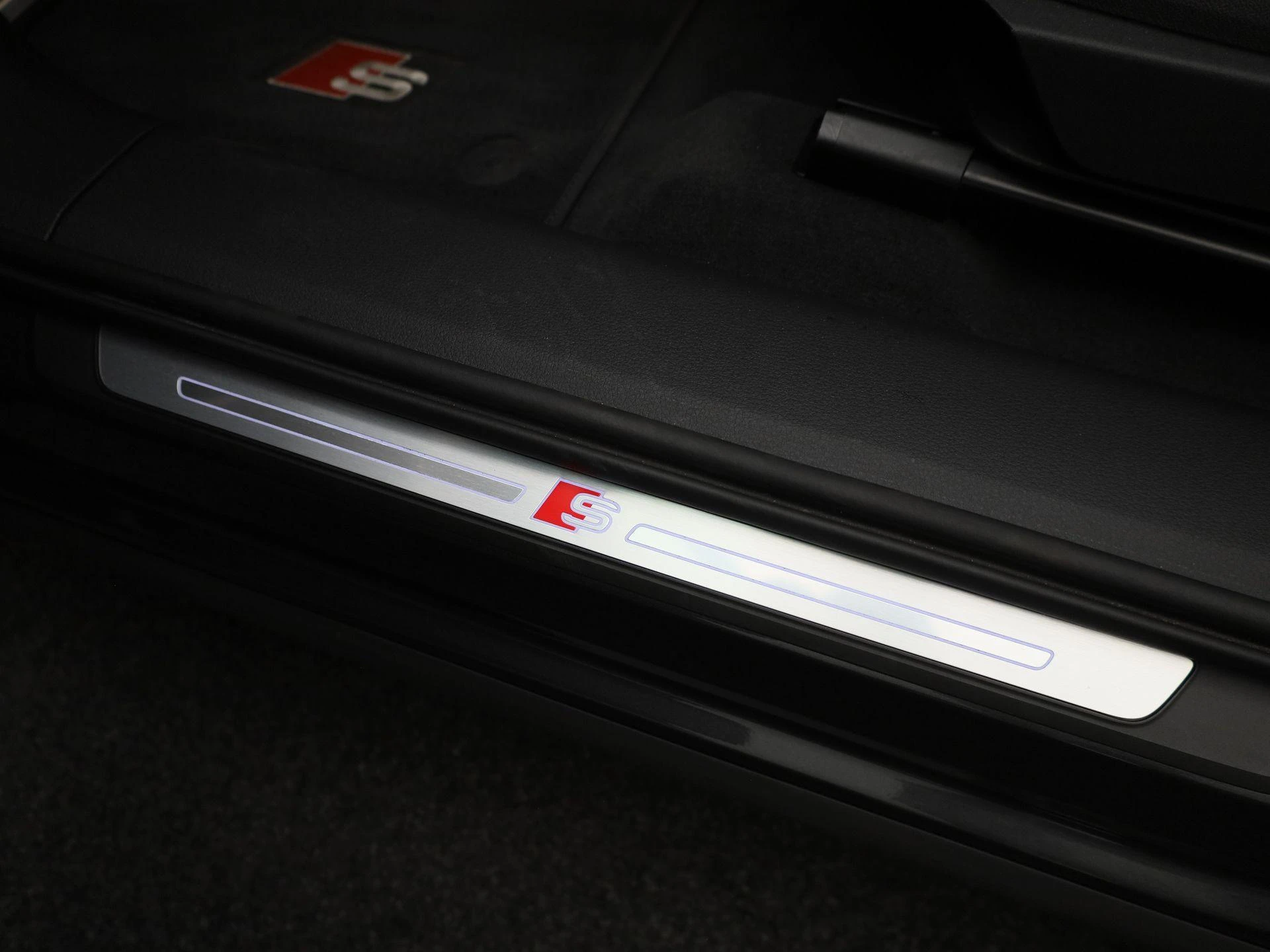 Audi-Q8 Sportback e-tron-image-34