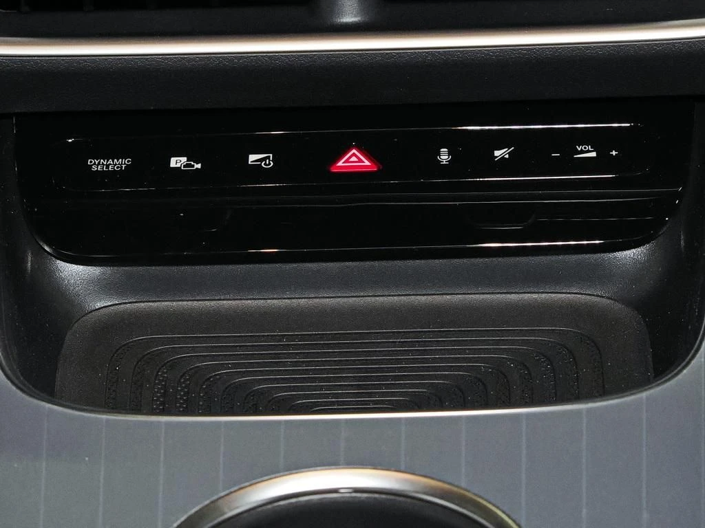Mercedes-Benz-GLB 200-image-16