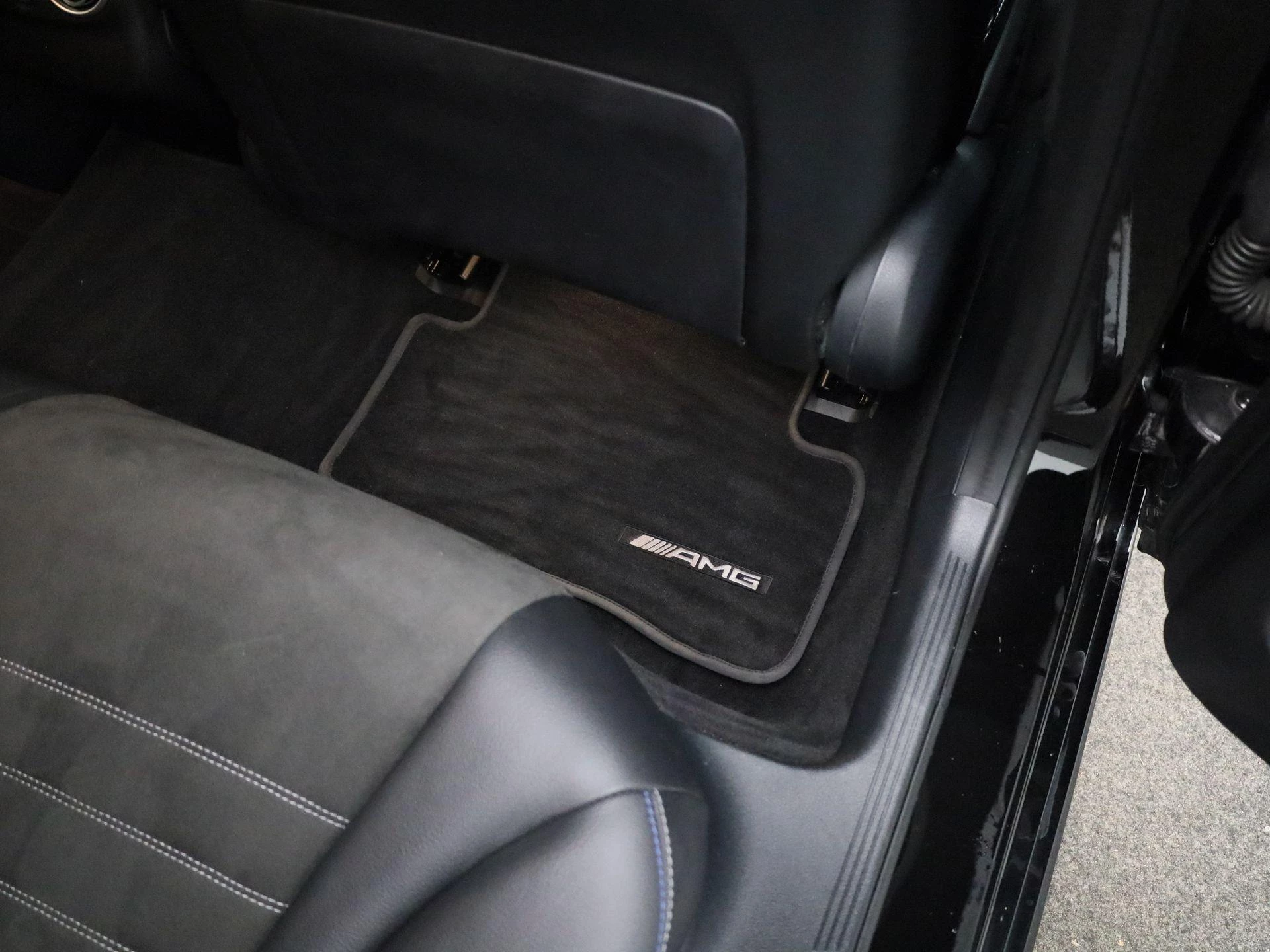 Mercedes-Benz-C-Klasse-image-41