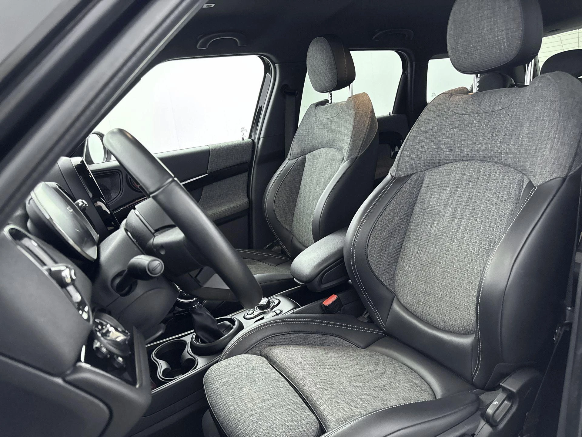 MINI-Countryman-image-23