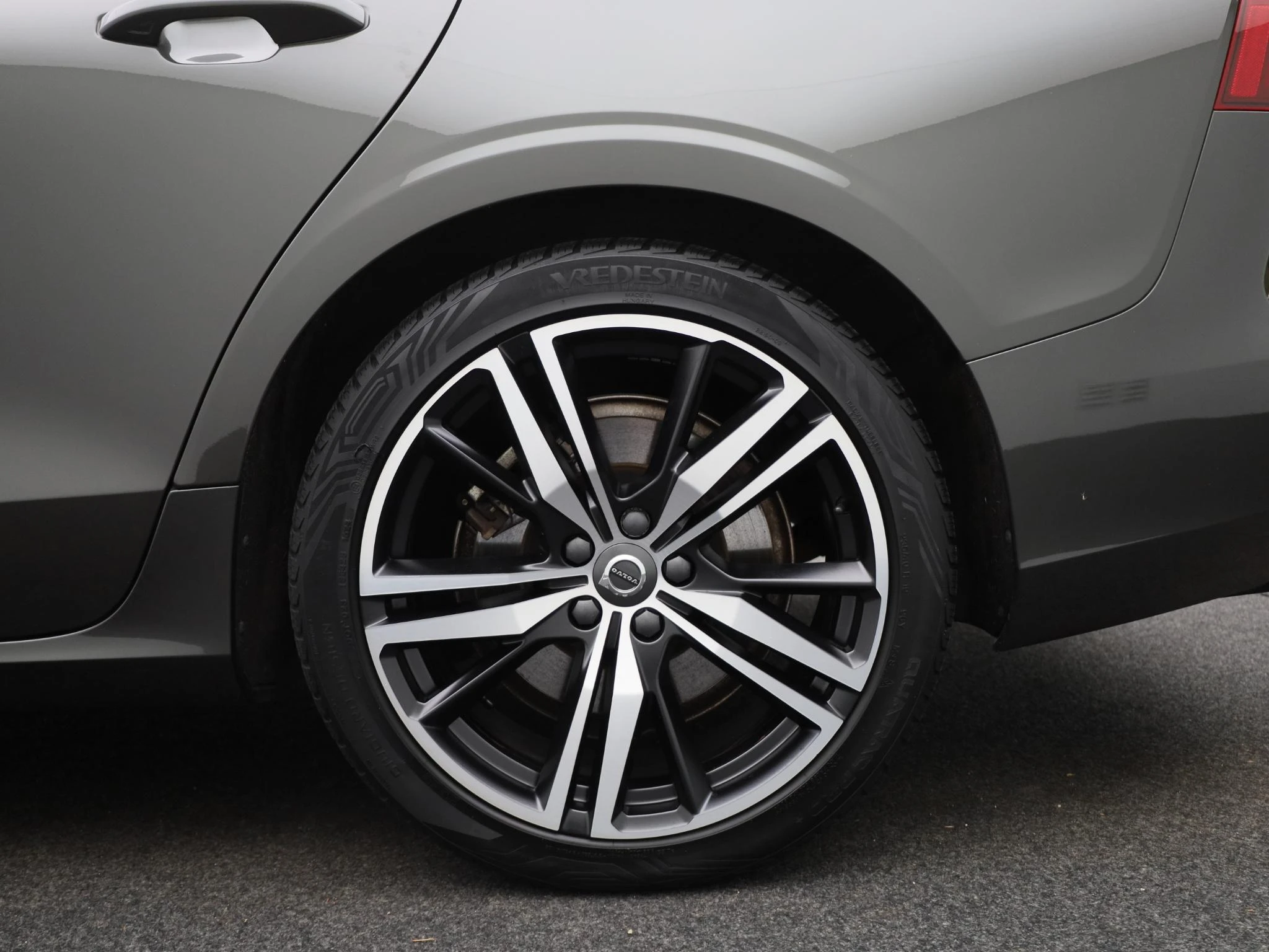 Volvo-V60-image-12