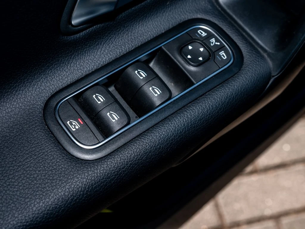 Mercedes-Benz-A-Klasse 180-image-14