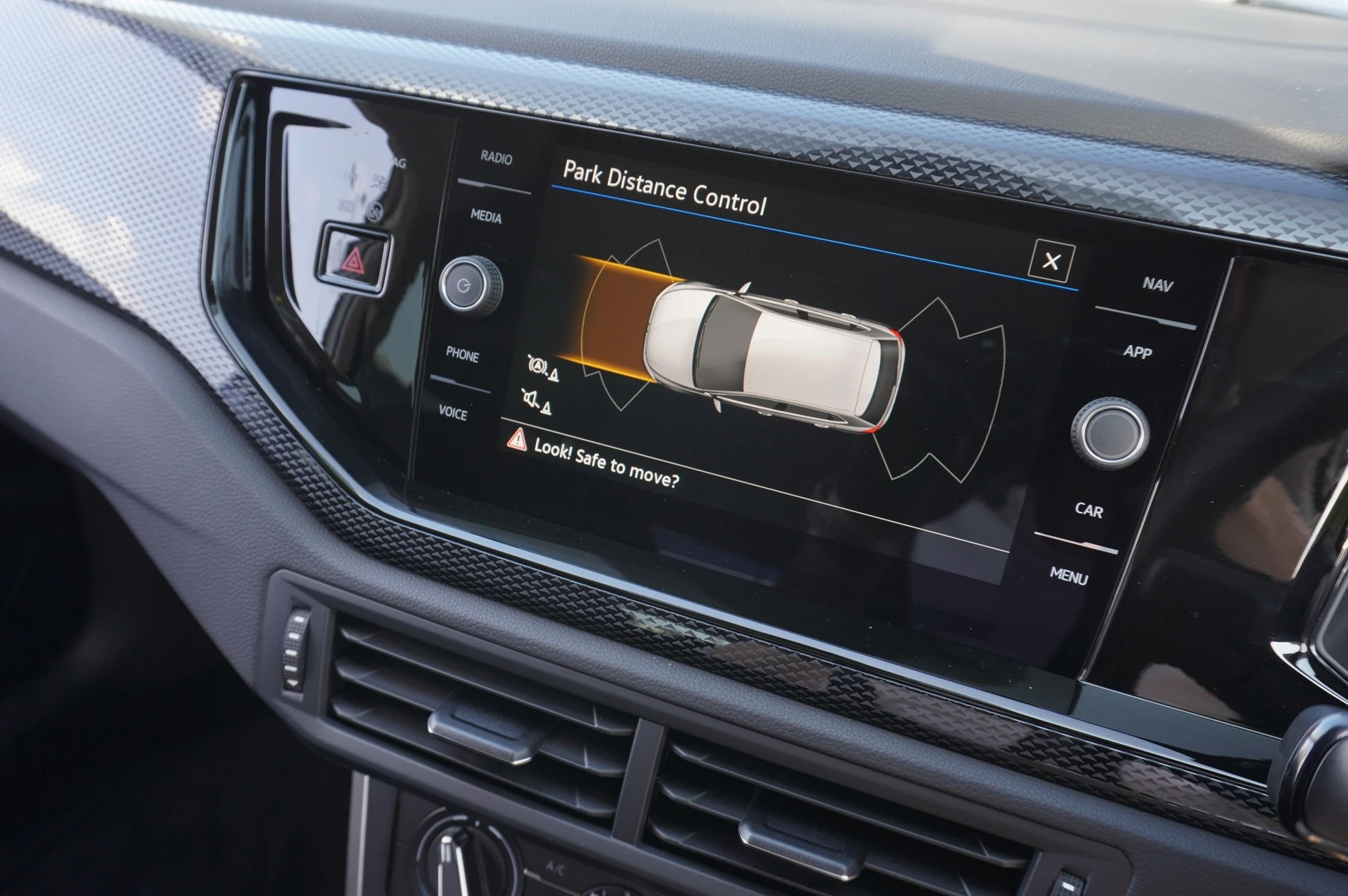 Volkswagen-Polo-image-17