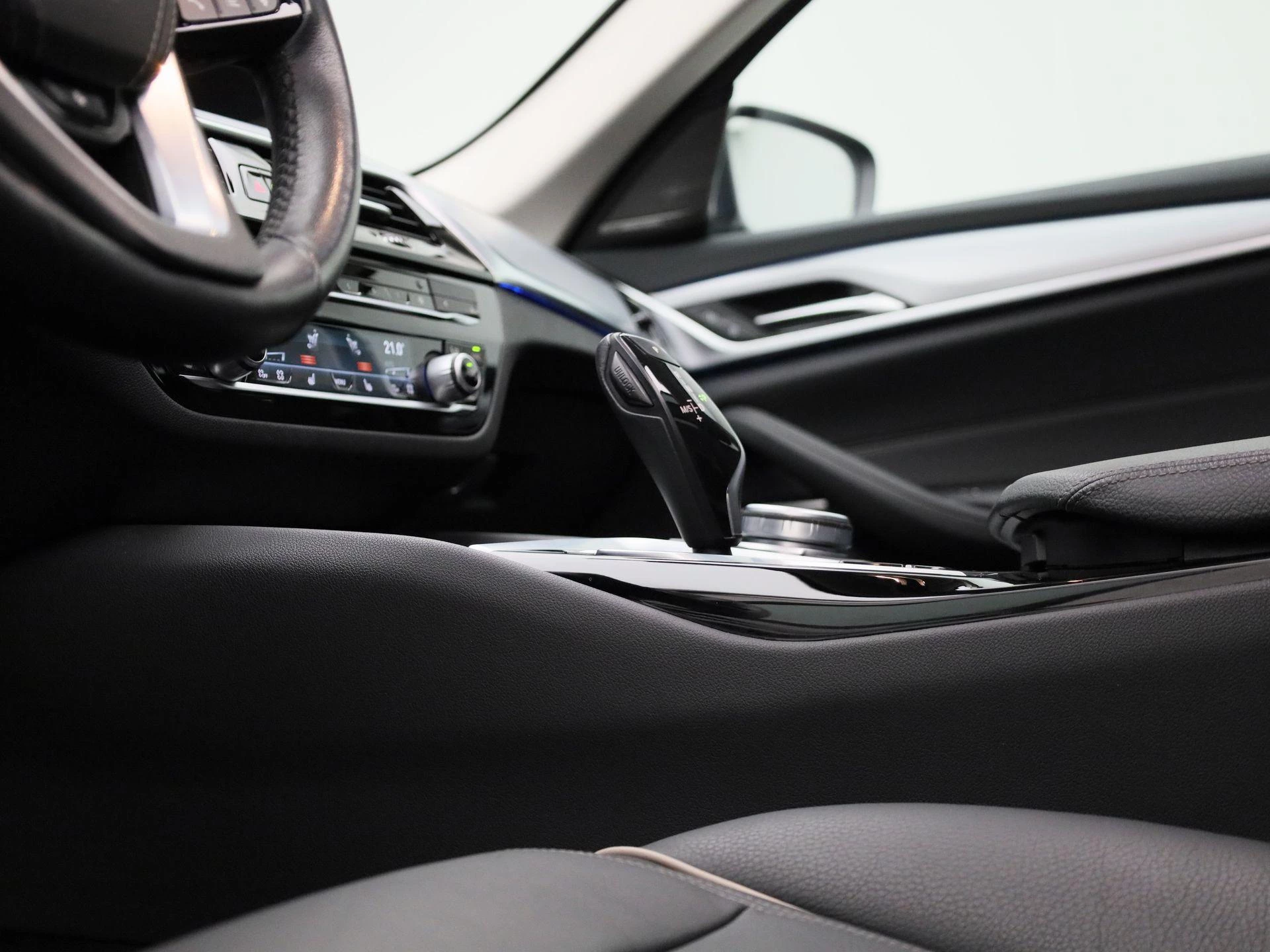 BMW-5 Serie-image-39