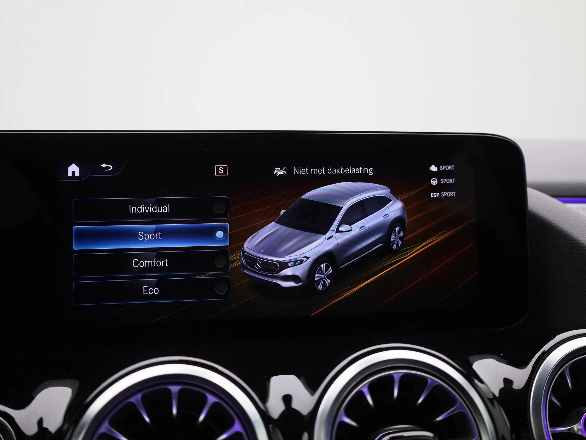 Mercedes-Benz-EQA-image-27