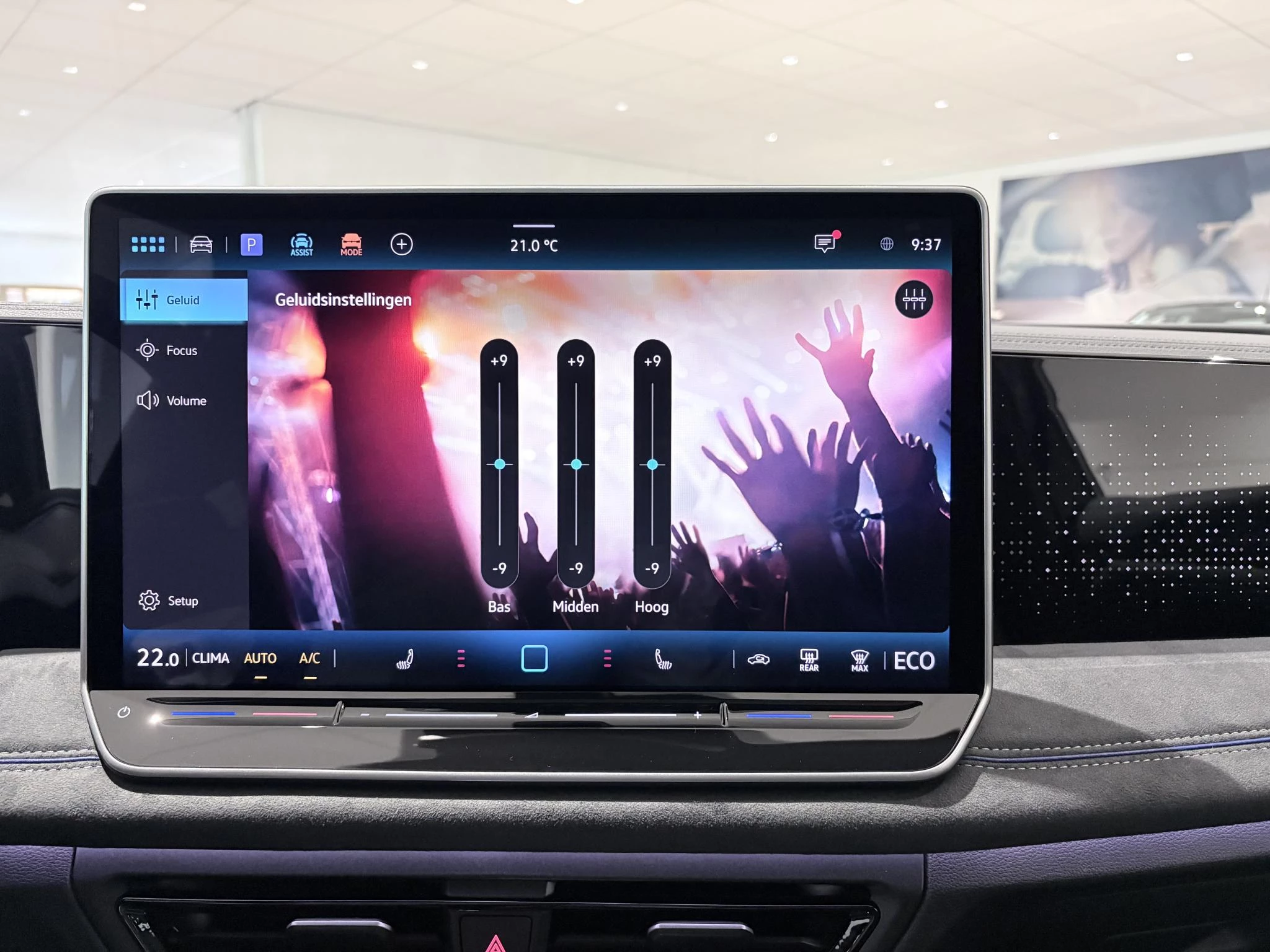 Volkswagen-Tiguan-image-31