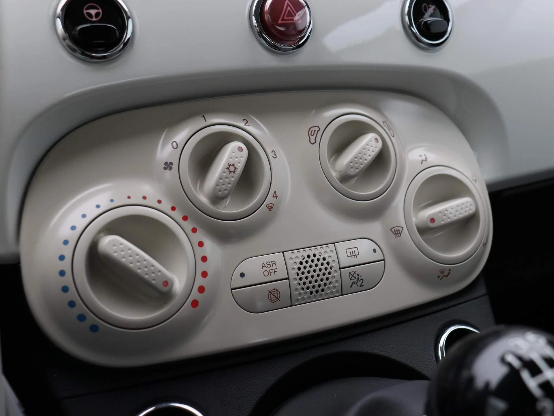 Fiat-500C-image-13