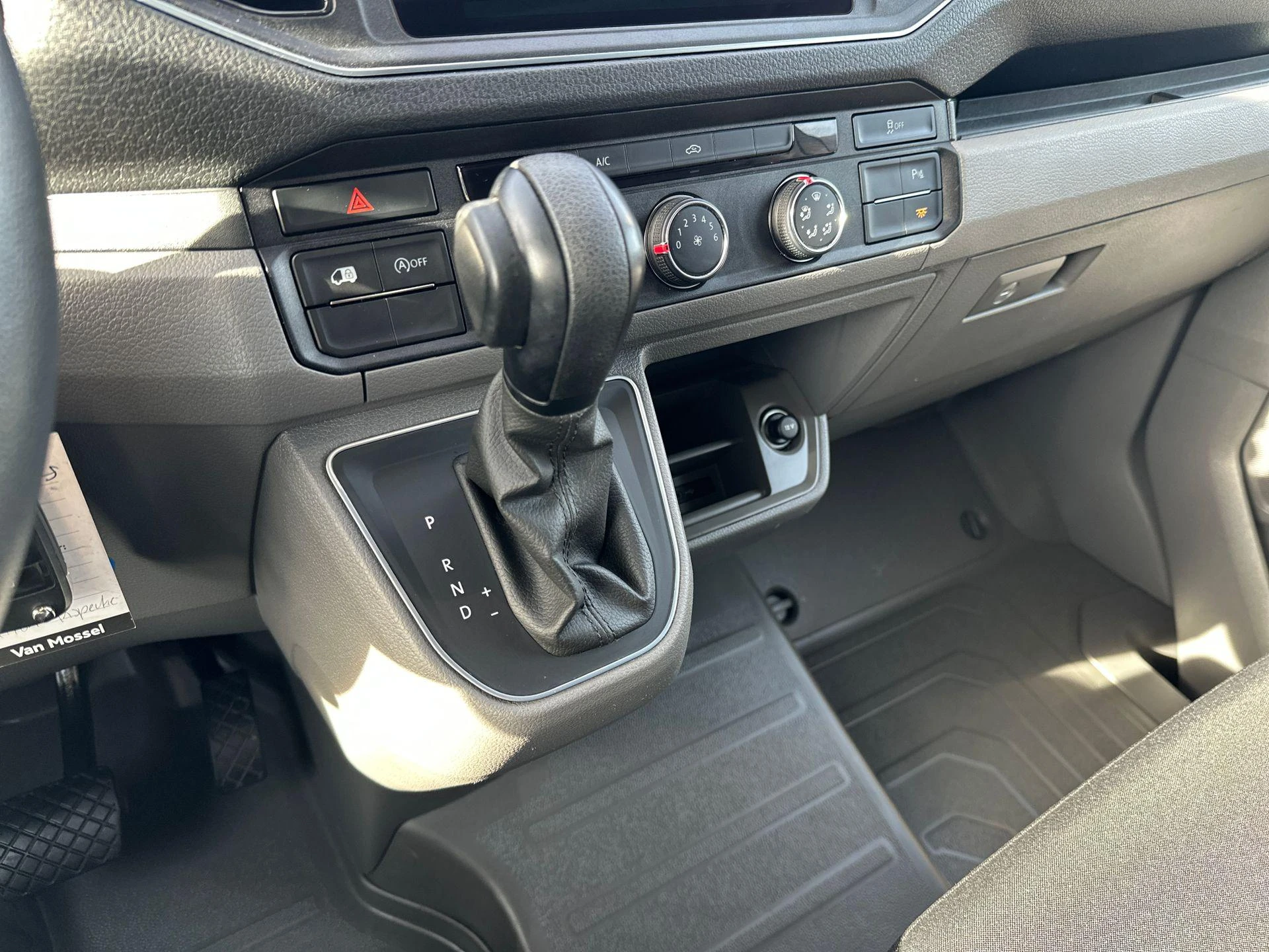 Volkswagen-Crafter-image-21