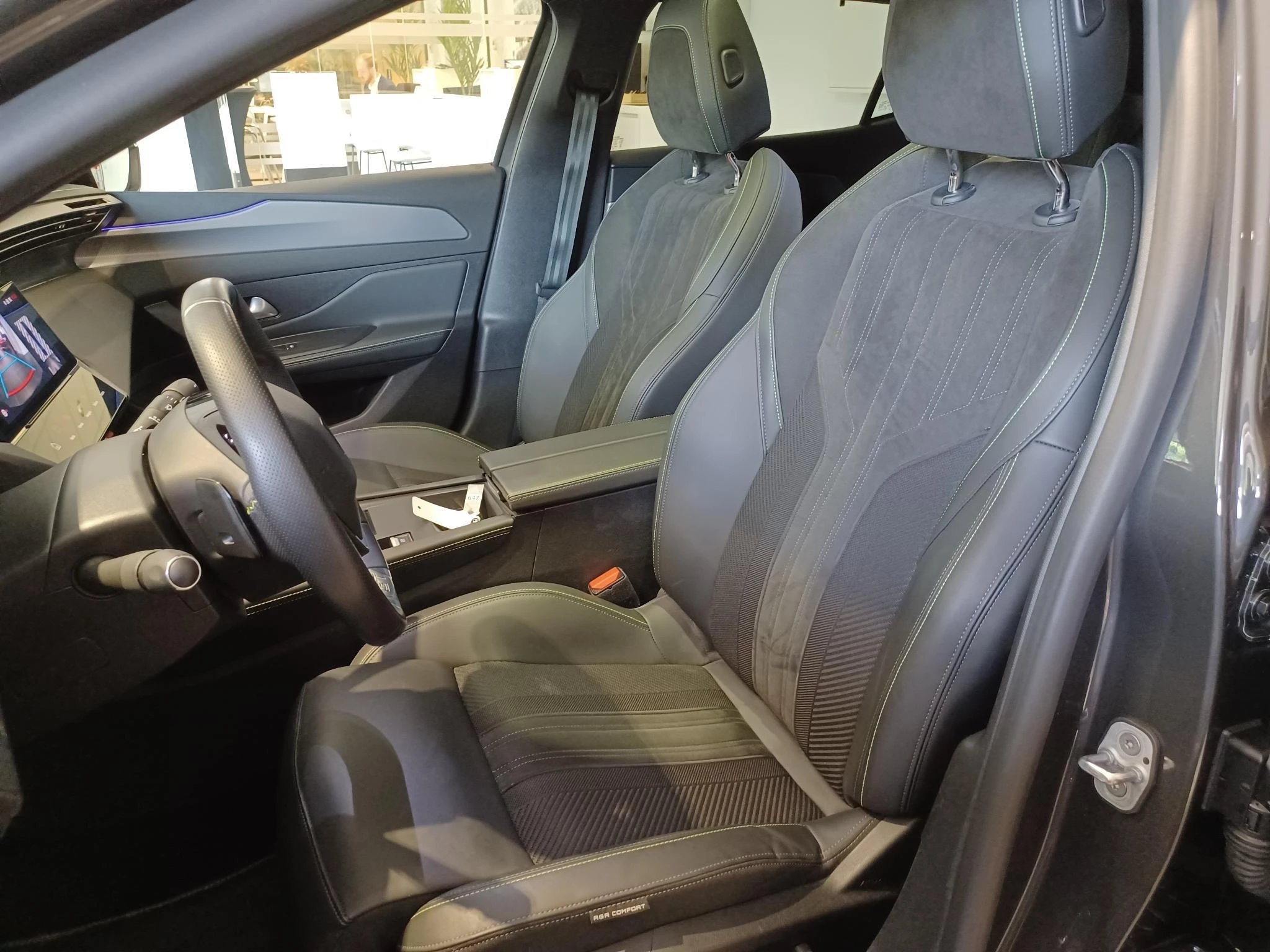 Peugeot-408-image-15