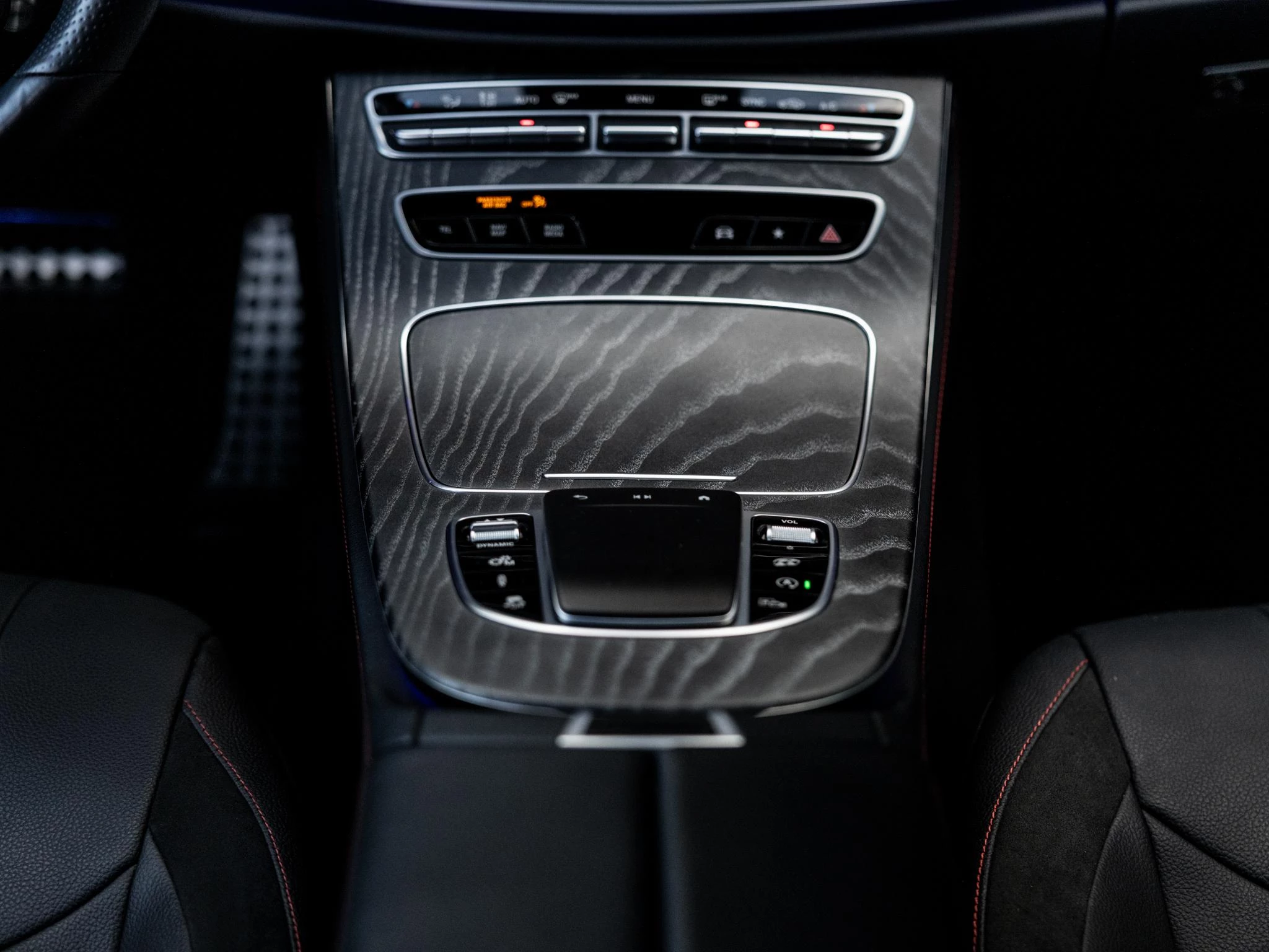 Mercedes-Benz-CLS-image-21