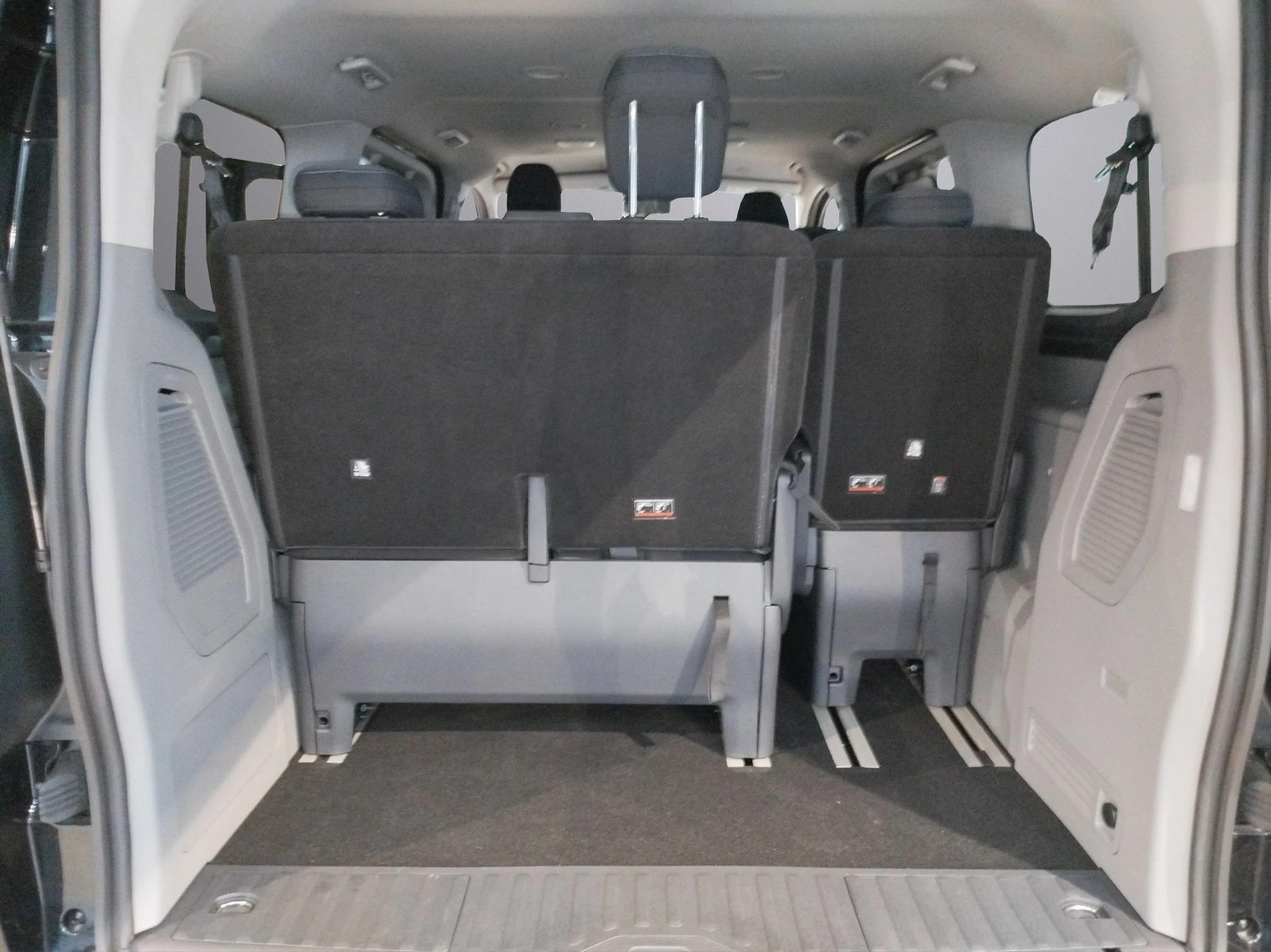 Ford-Tourneo Custom-image-9