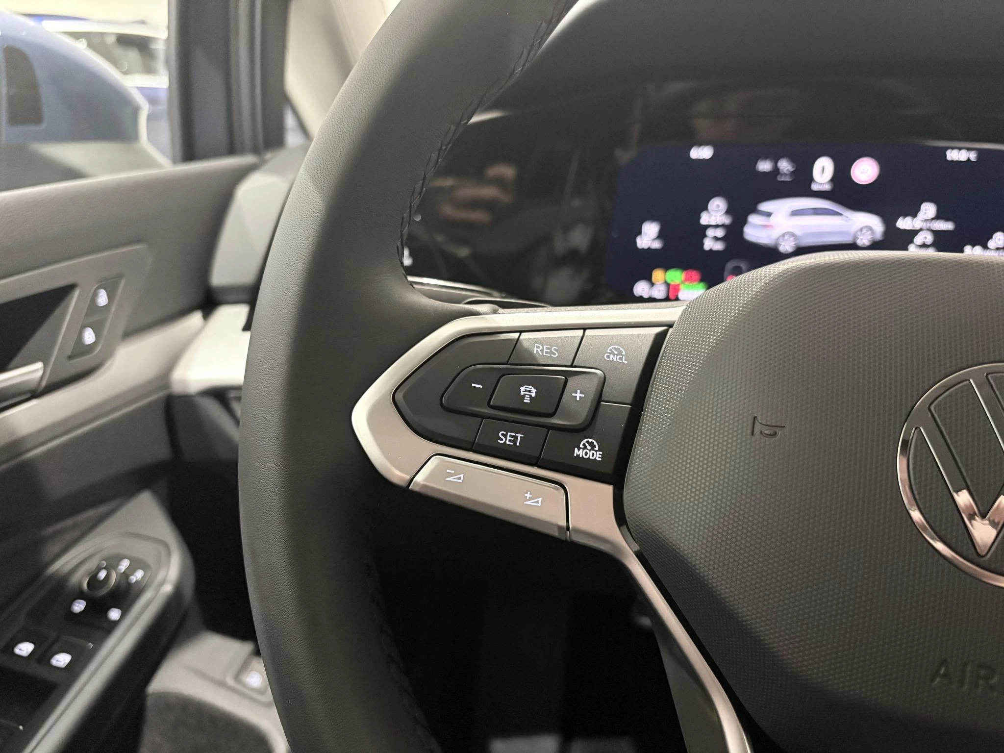 Volkswagen-Golf-image-15