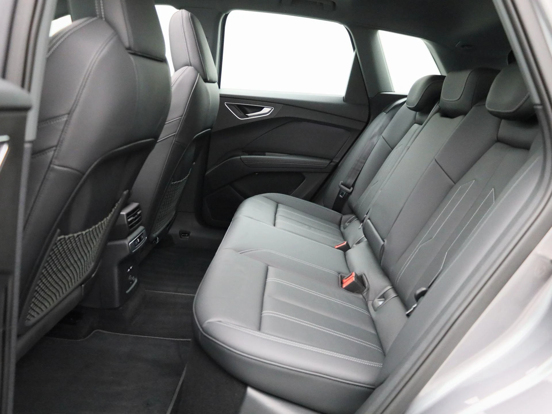 Audi-Q4 e-tron-image-10
