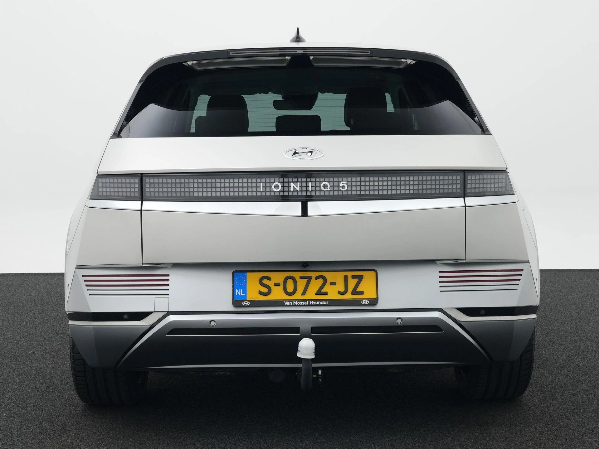 Hyundai-IONIQ 5-image-4
