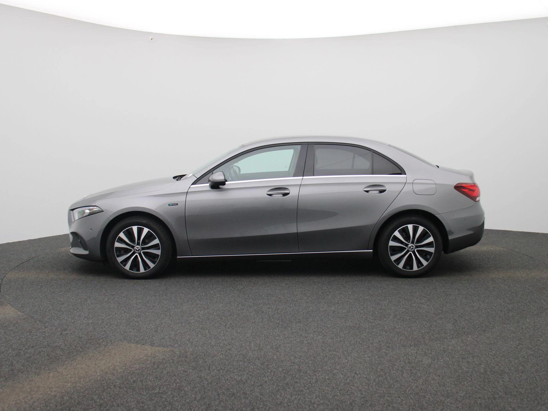 Mercedes-Benz-A-Klasse-image-3