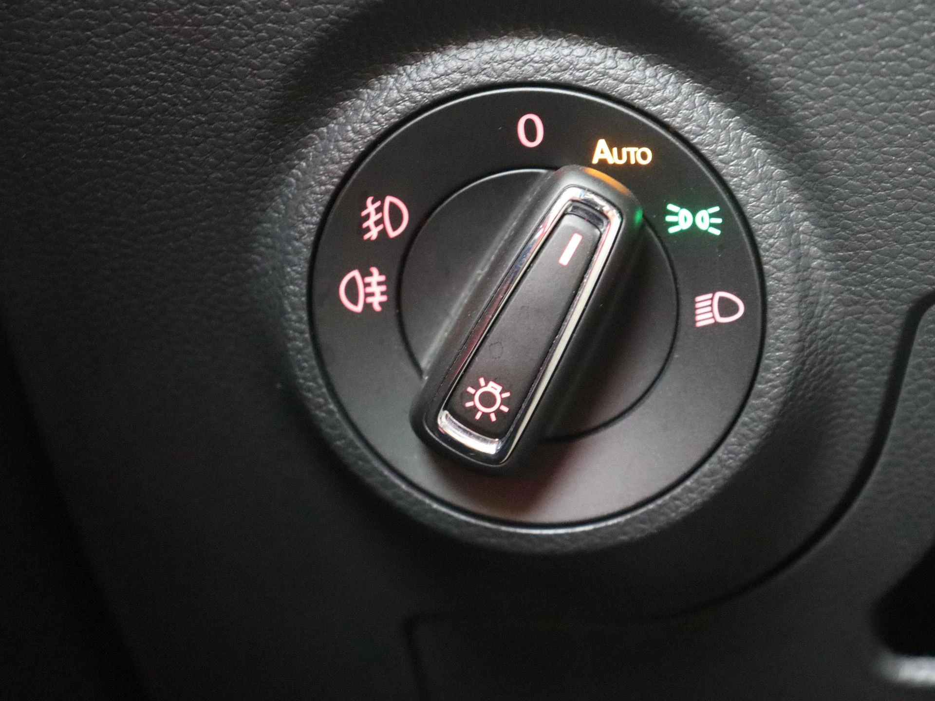 SEAT-Arona-image-23