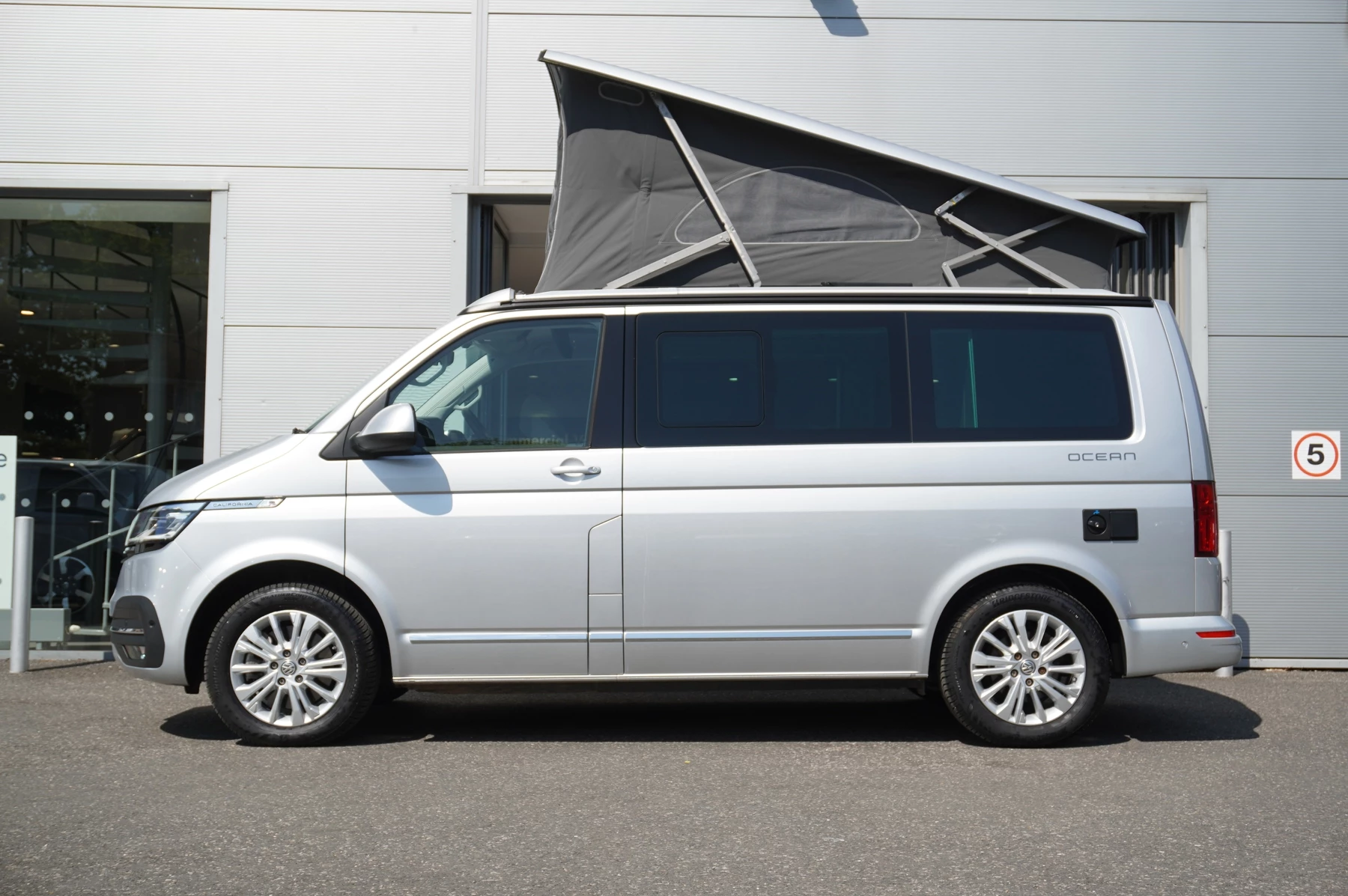 Volkswagen-California-image-15