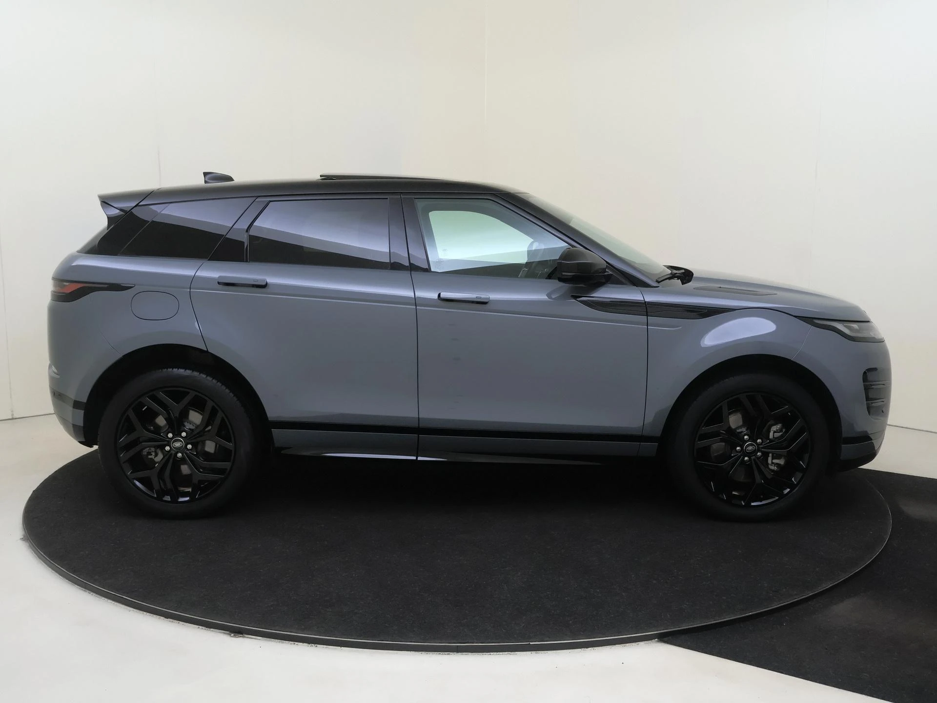 Land Rover-Range Rover Evoque-image-8