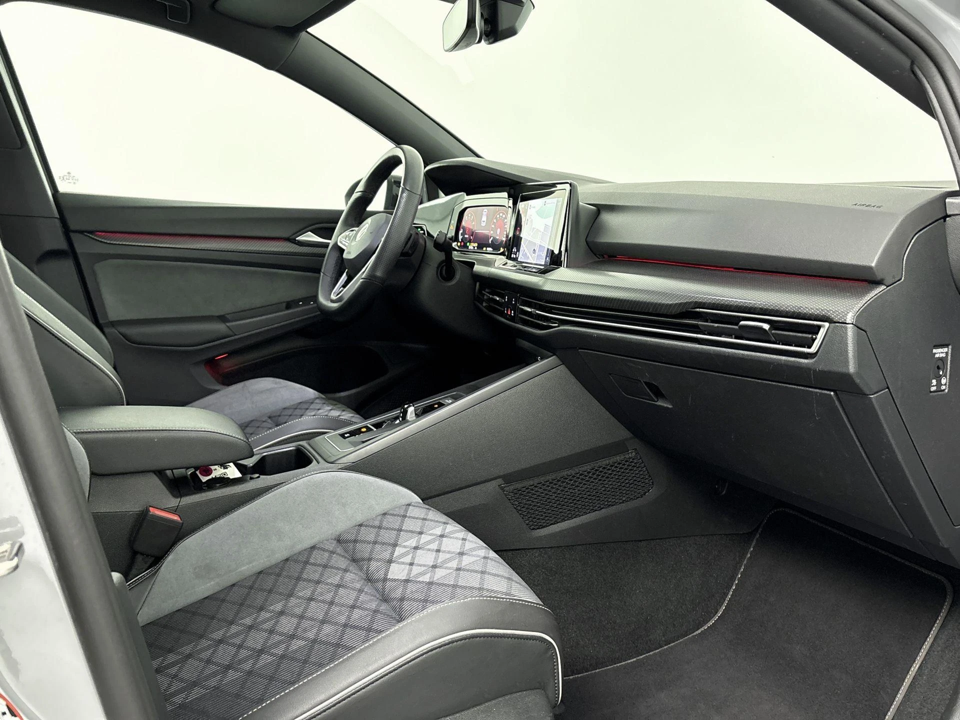 Volkswagen-Golf-image-8