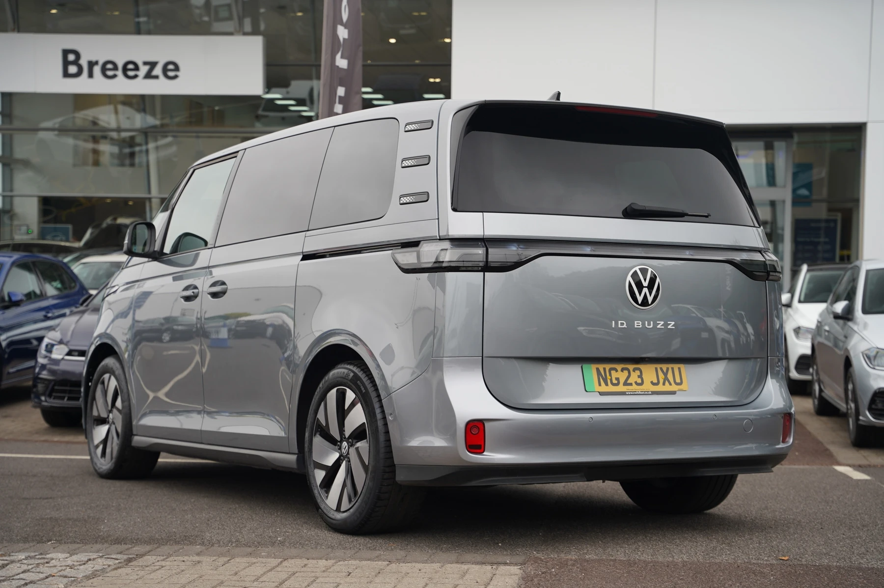 Volkswagen-ID. Buzz-image-2