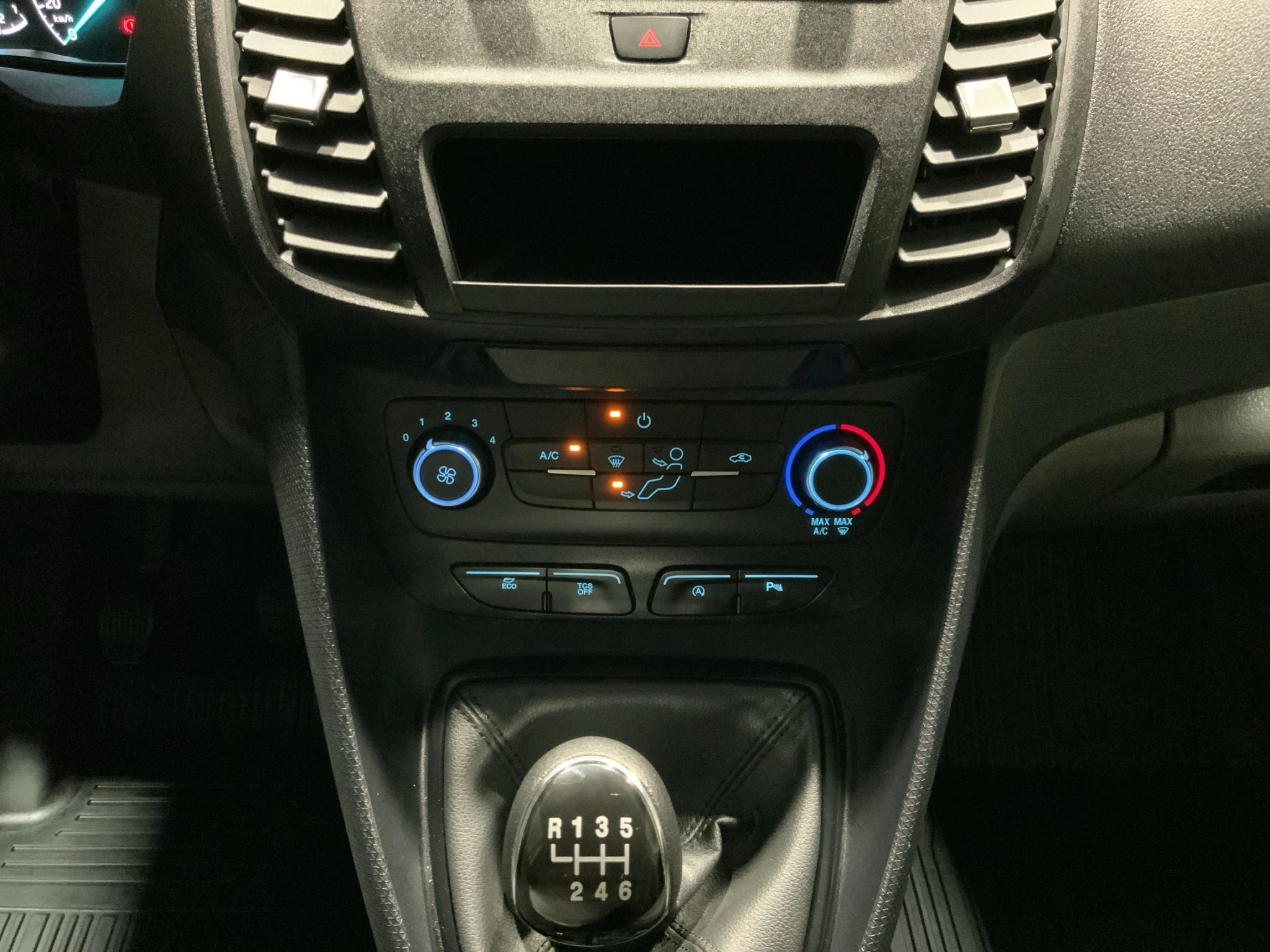 Ford-Transit Connect-image-12