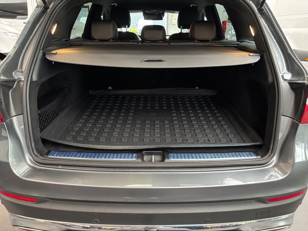 Mercedes-Benz-GLC 250-image-12