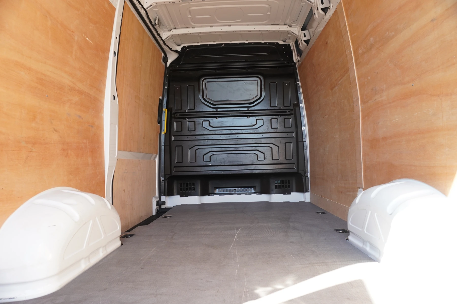 Volkswagen-Crafter-image-16