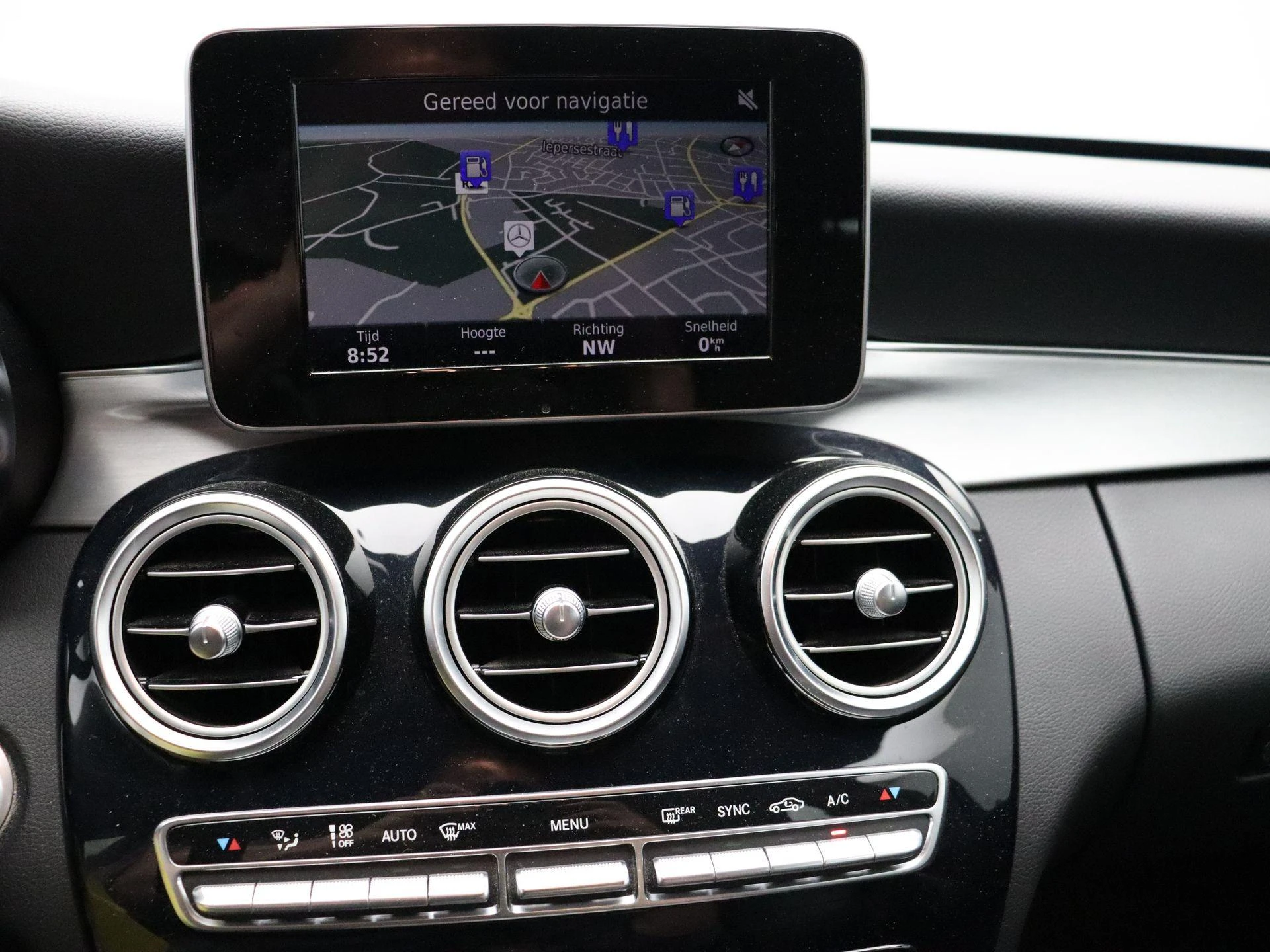 Mercedes-Benz-C-Klasse-image-19