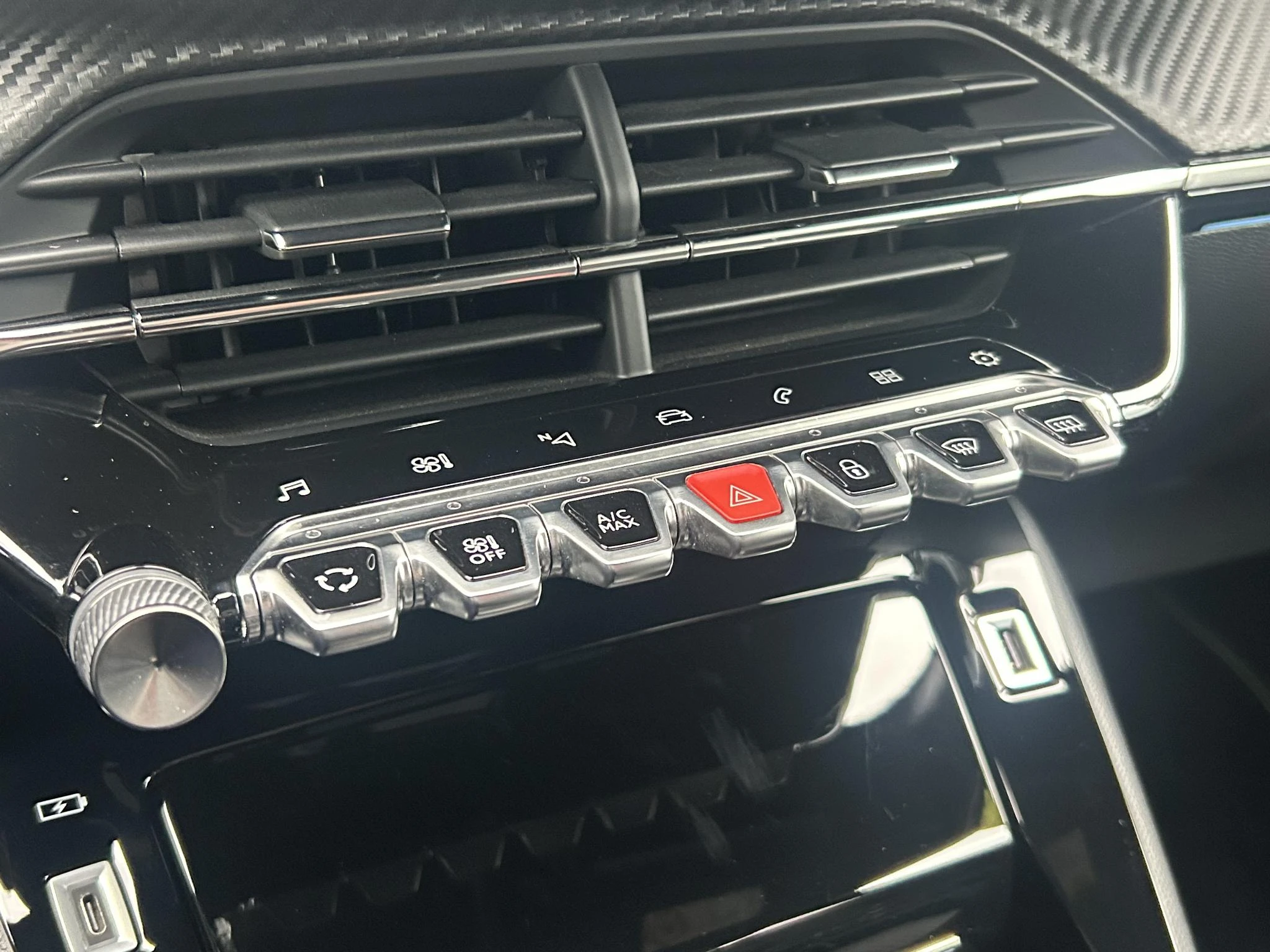 Peugeot-208-image-16