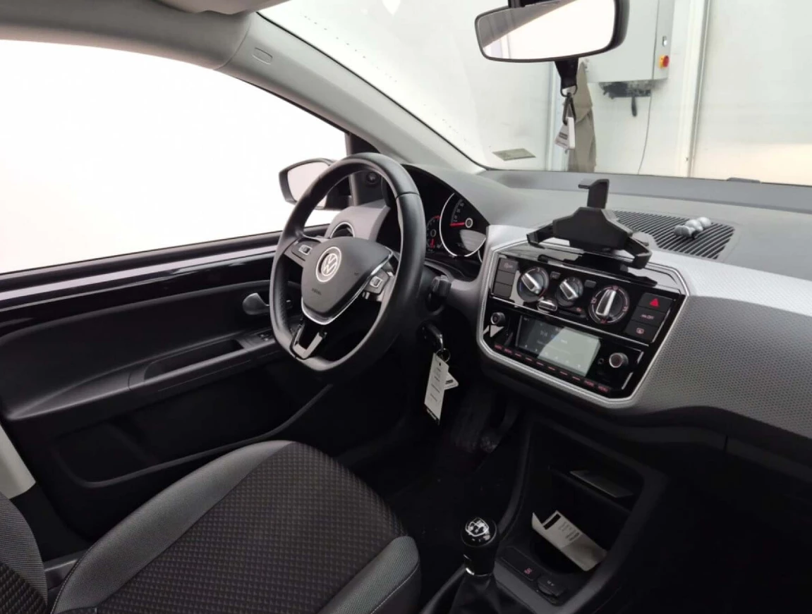 Volkswagen-up!-image-2